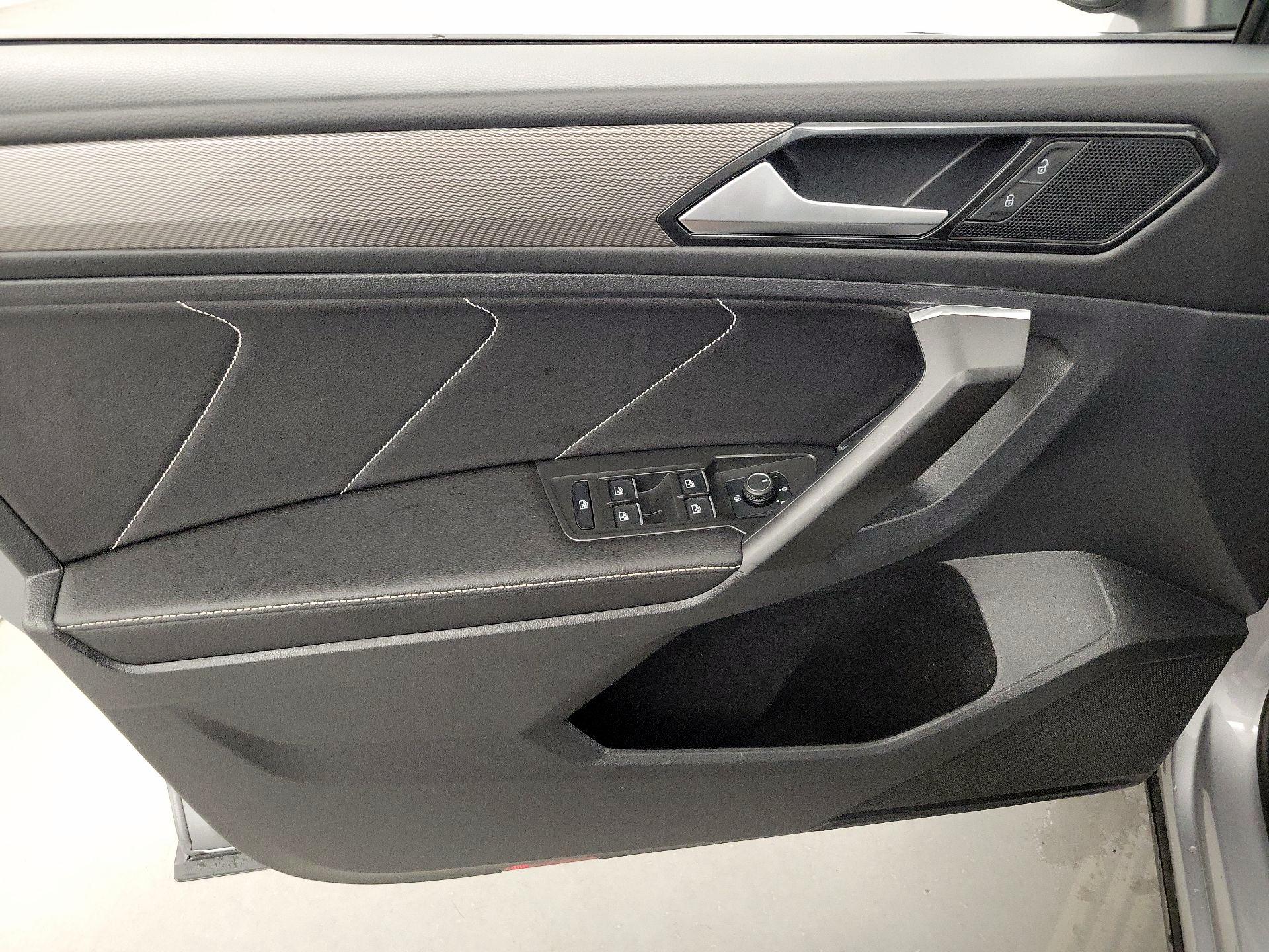 Thumbnail: 2022 Volkswagen Tiguan - 12