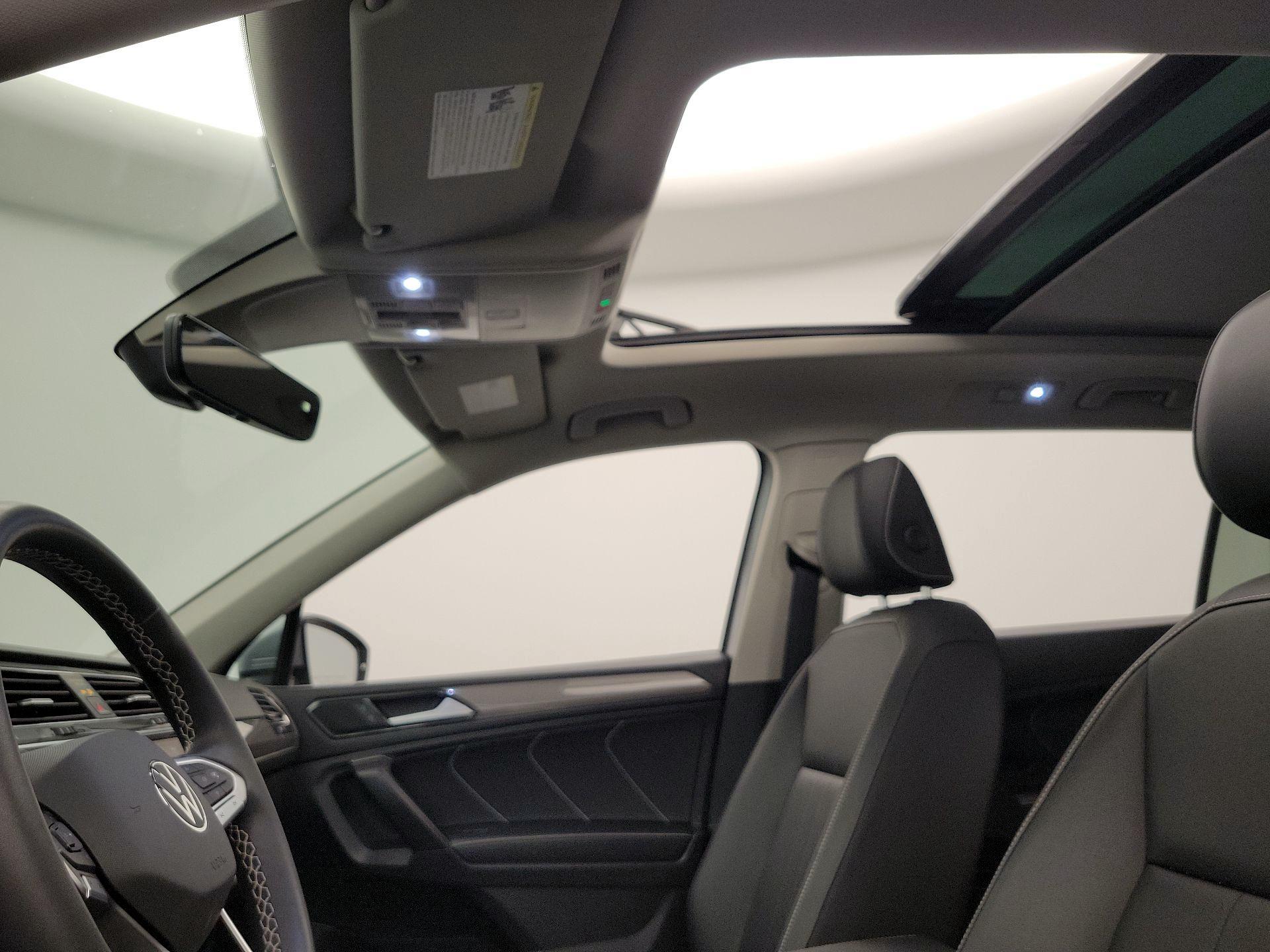 Thumbnail: 2022 Volkswagen Tiguan - 19