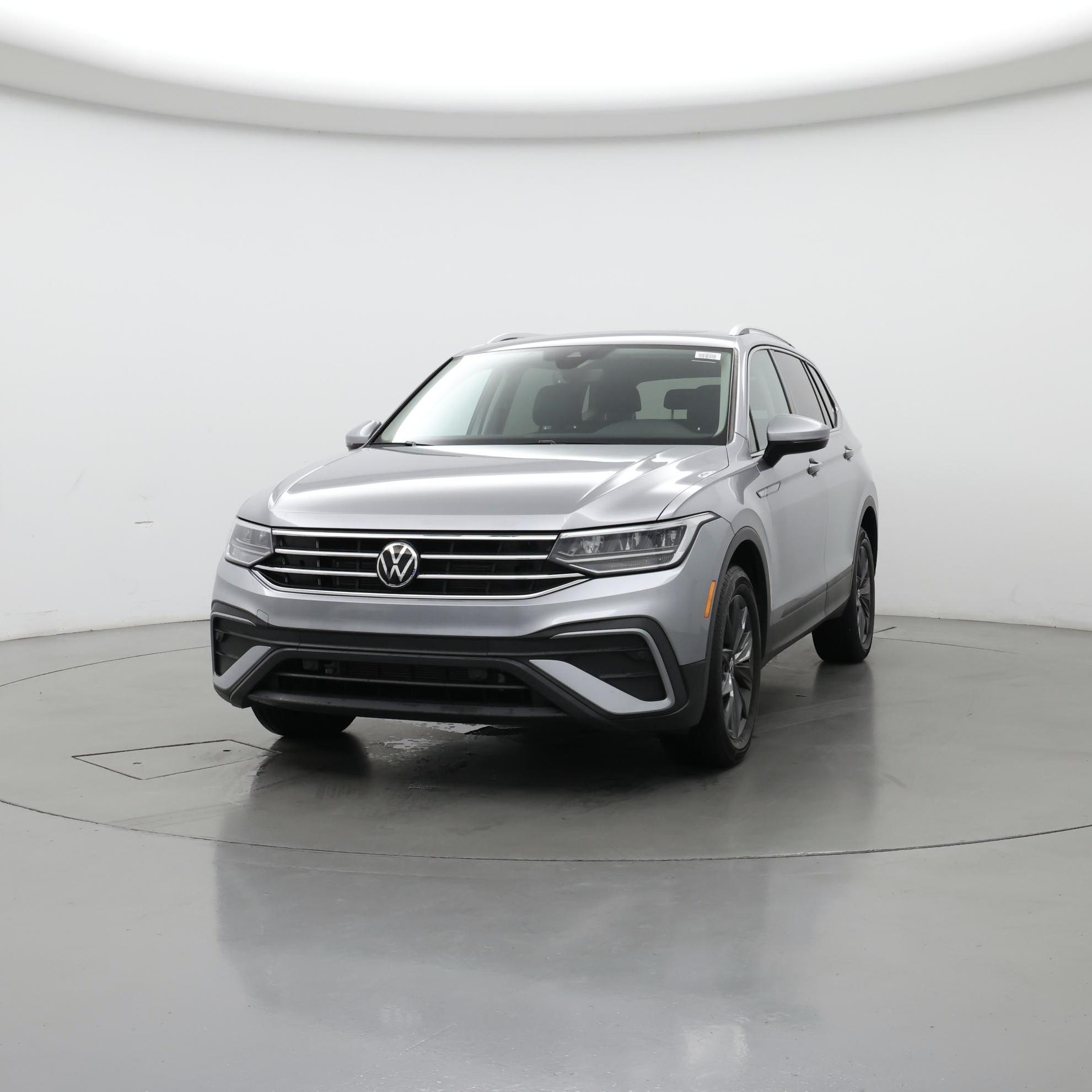 Thumbnail: 2022 Volkswagen Tiguan - 4