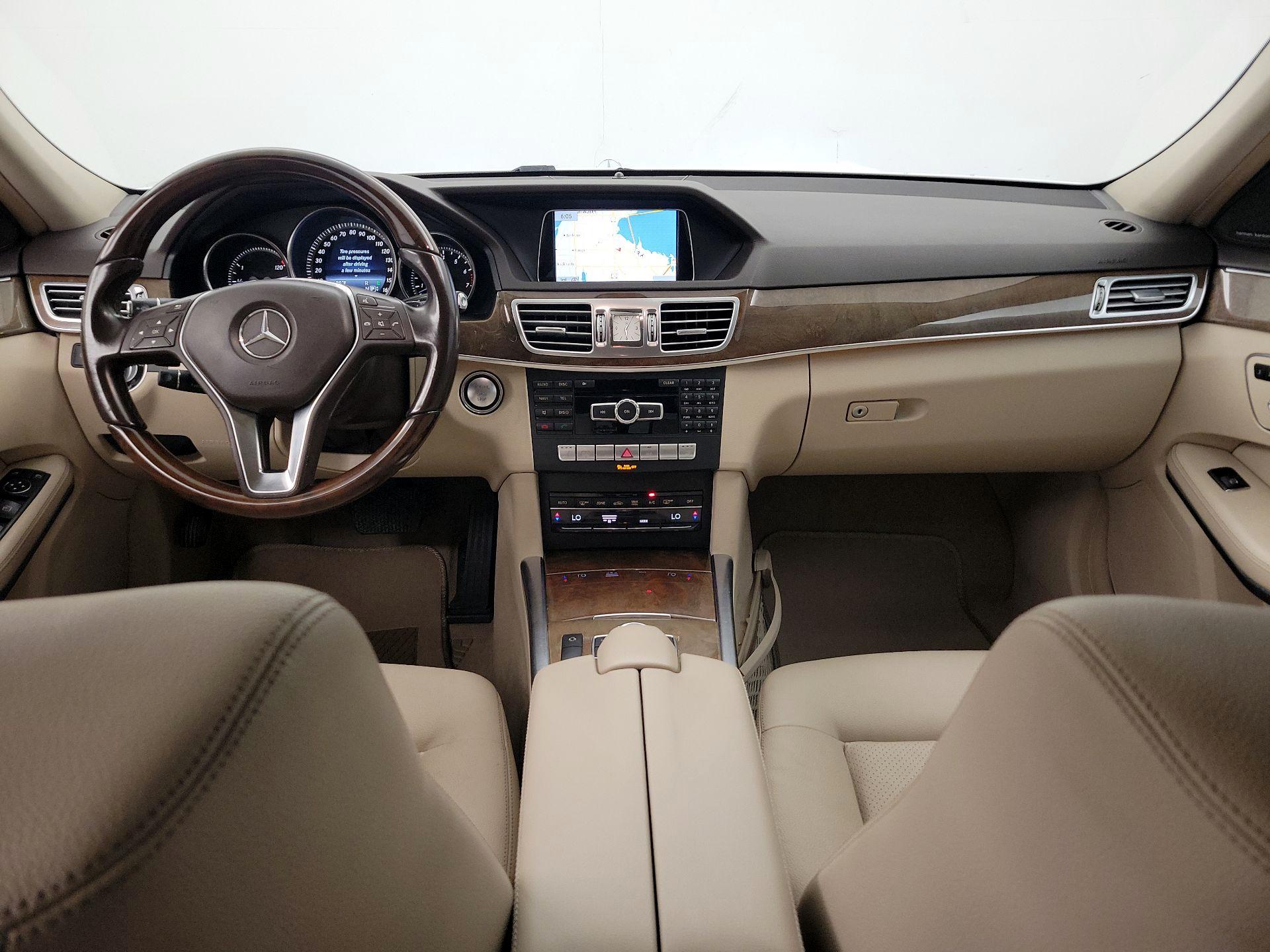 Thumbnail: 2014 Mercedes-Benz E-Class - 9