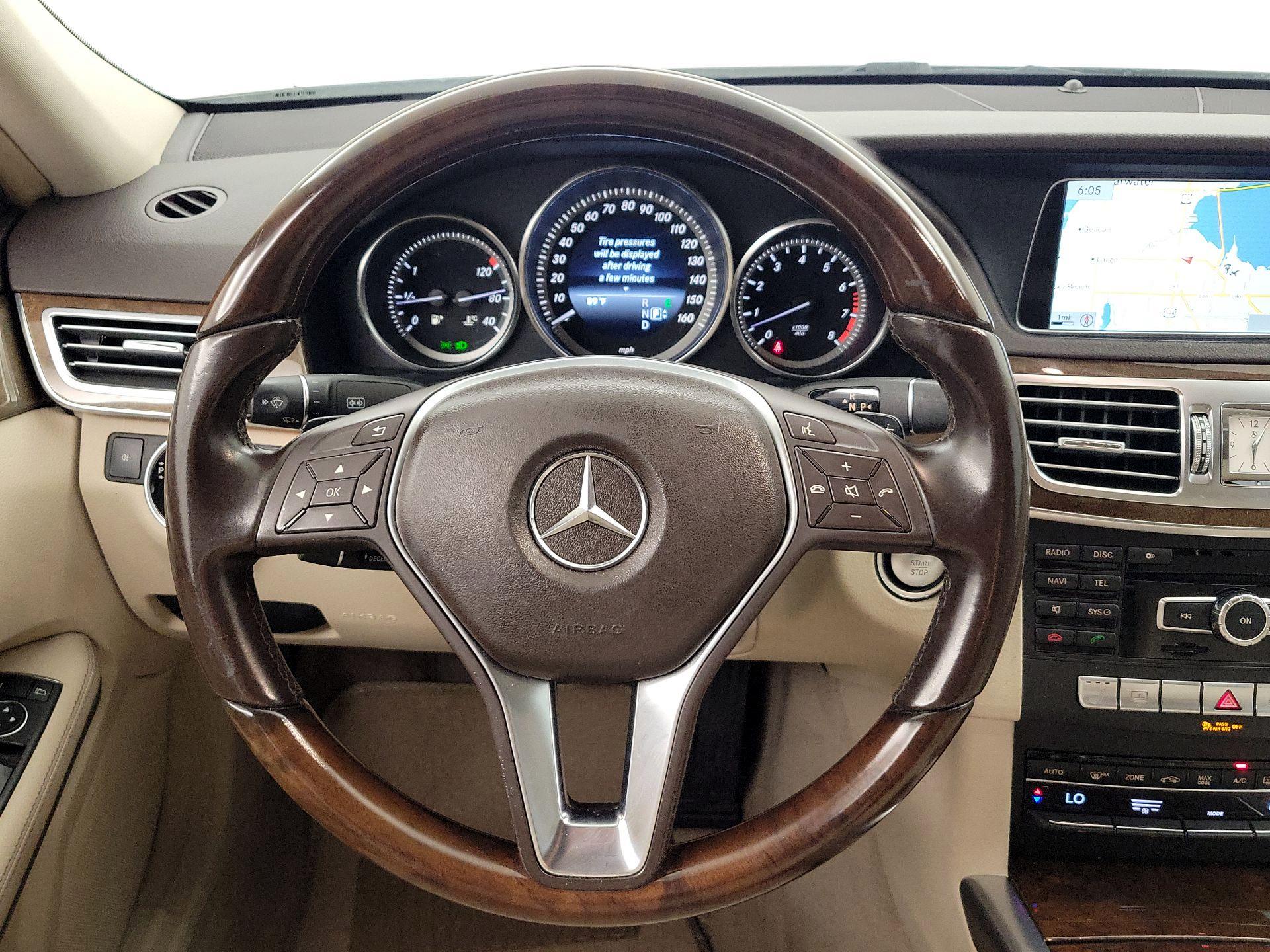 Thumbnail: 2014 Mercedes-Benz E-Class - 10