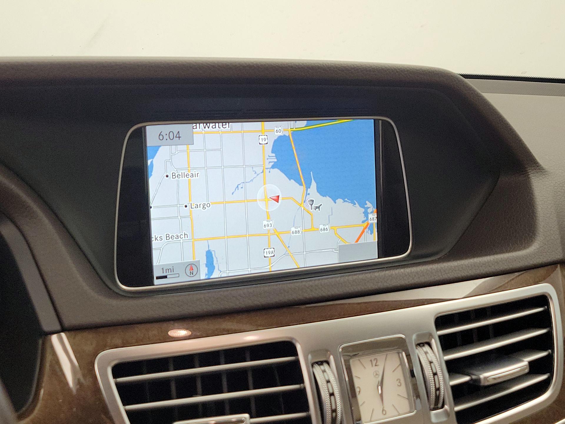 Thumbnail: 2014 Mercedes-Benz E-Class - 14
