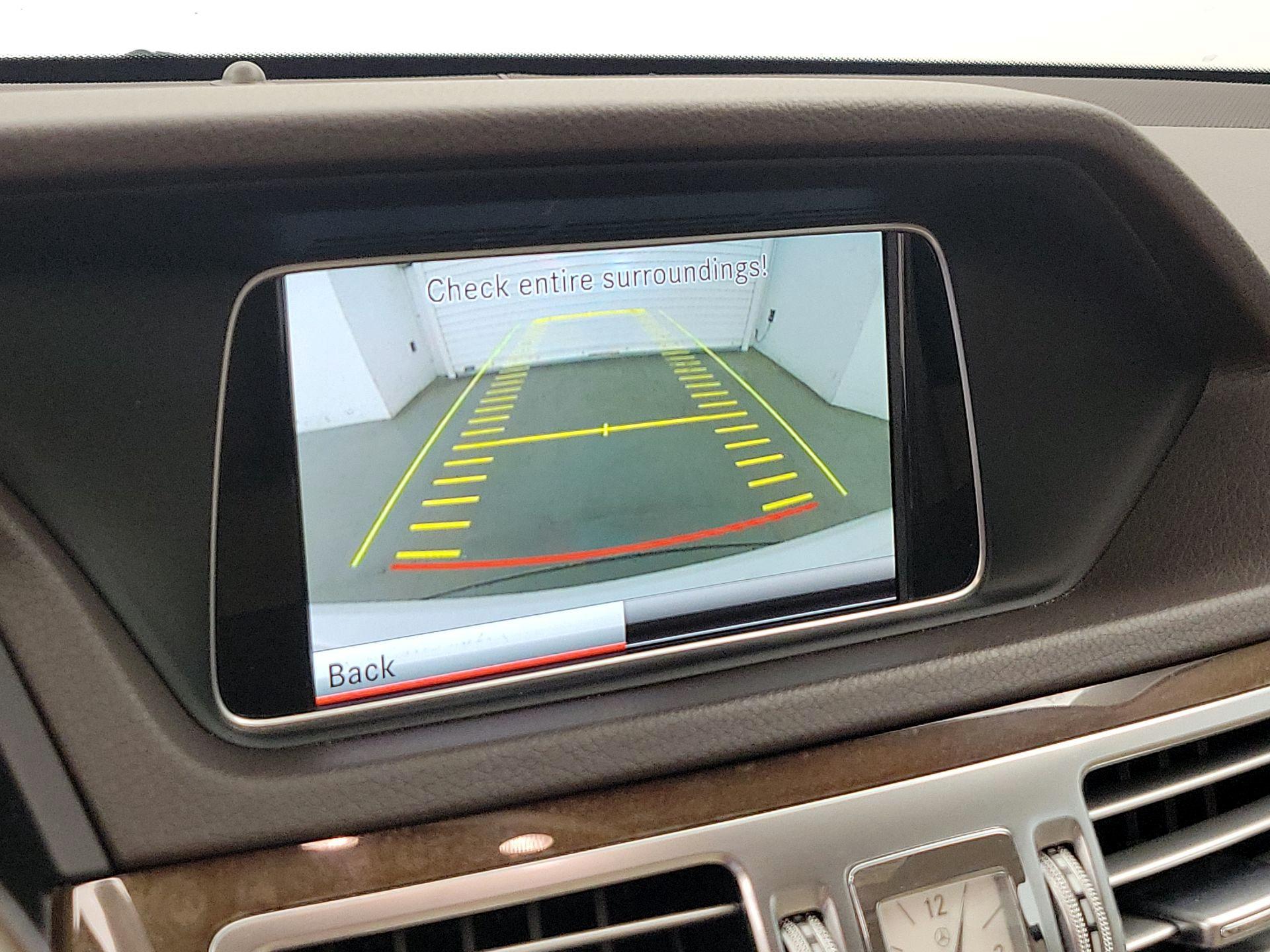 Thumbnail: 2014 Mercedes-Benz E-Class - 15