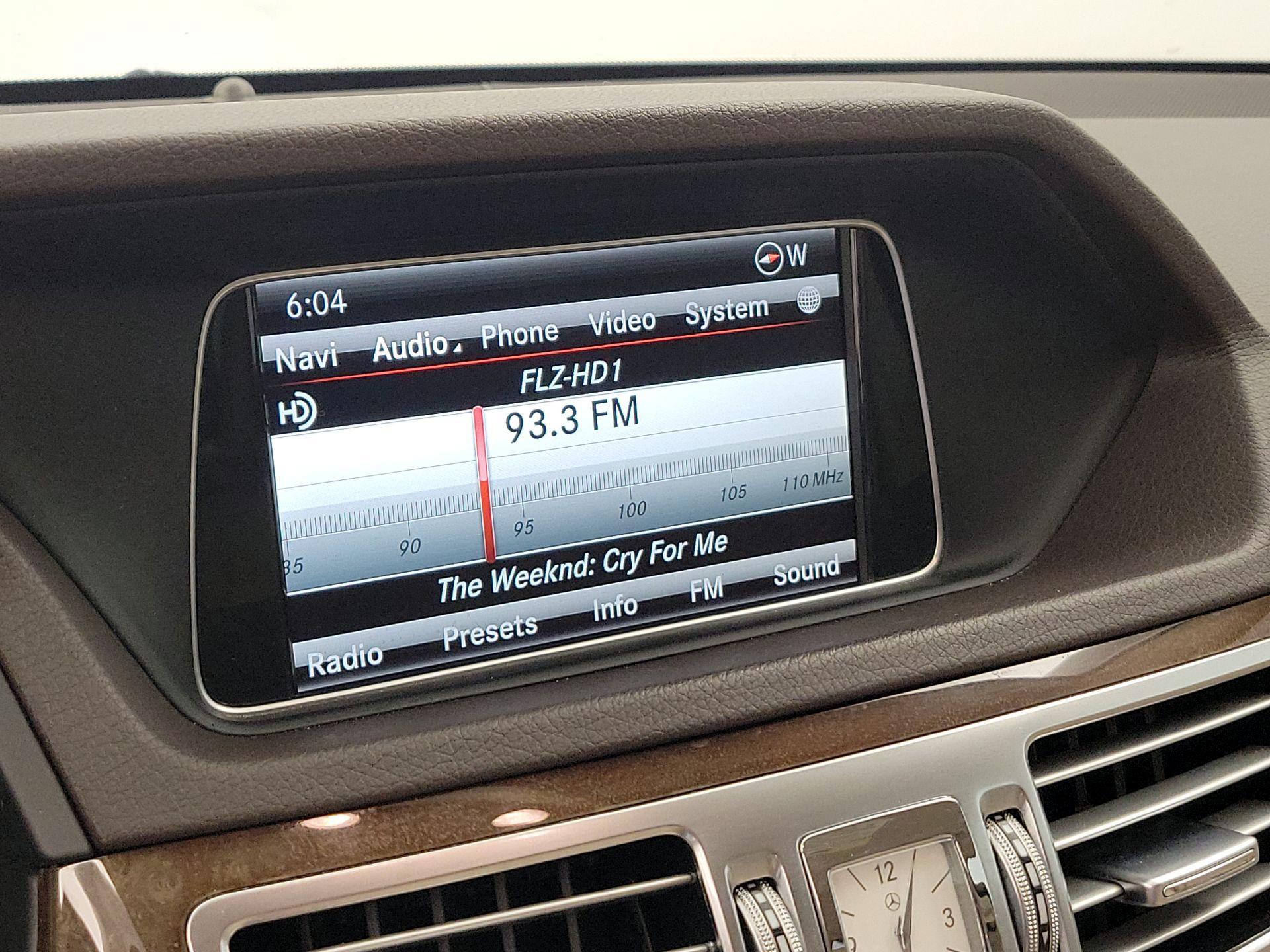 Thumbnail: 2014 Mercedes-Benz E-Class - 16