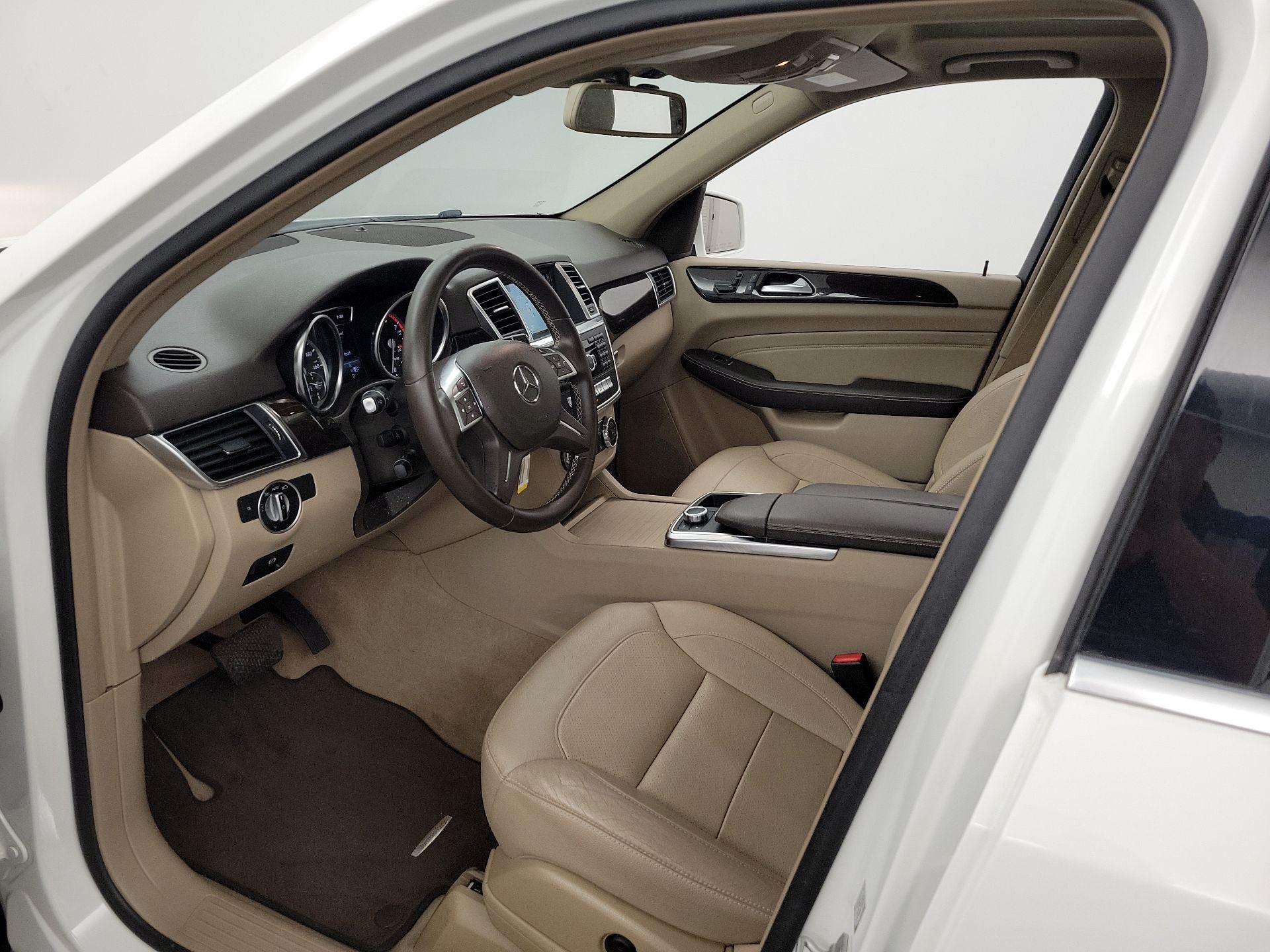 Thumbnail: 2015 Mercedes-Benz M-Class - 11