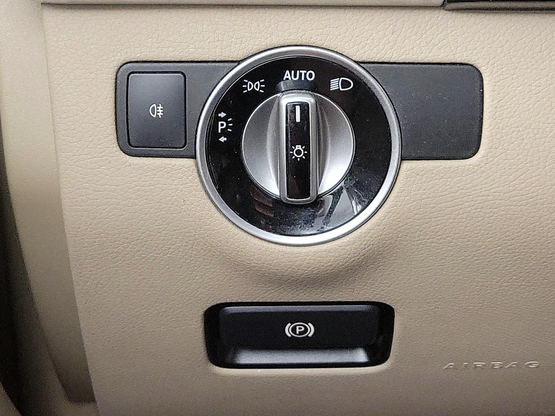 Thumbnail: 2015 Mercedes-Benz M-Class - 13