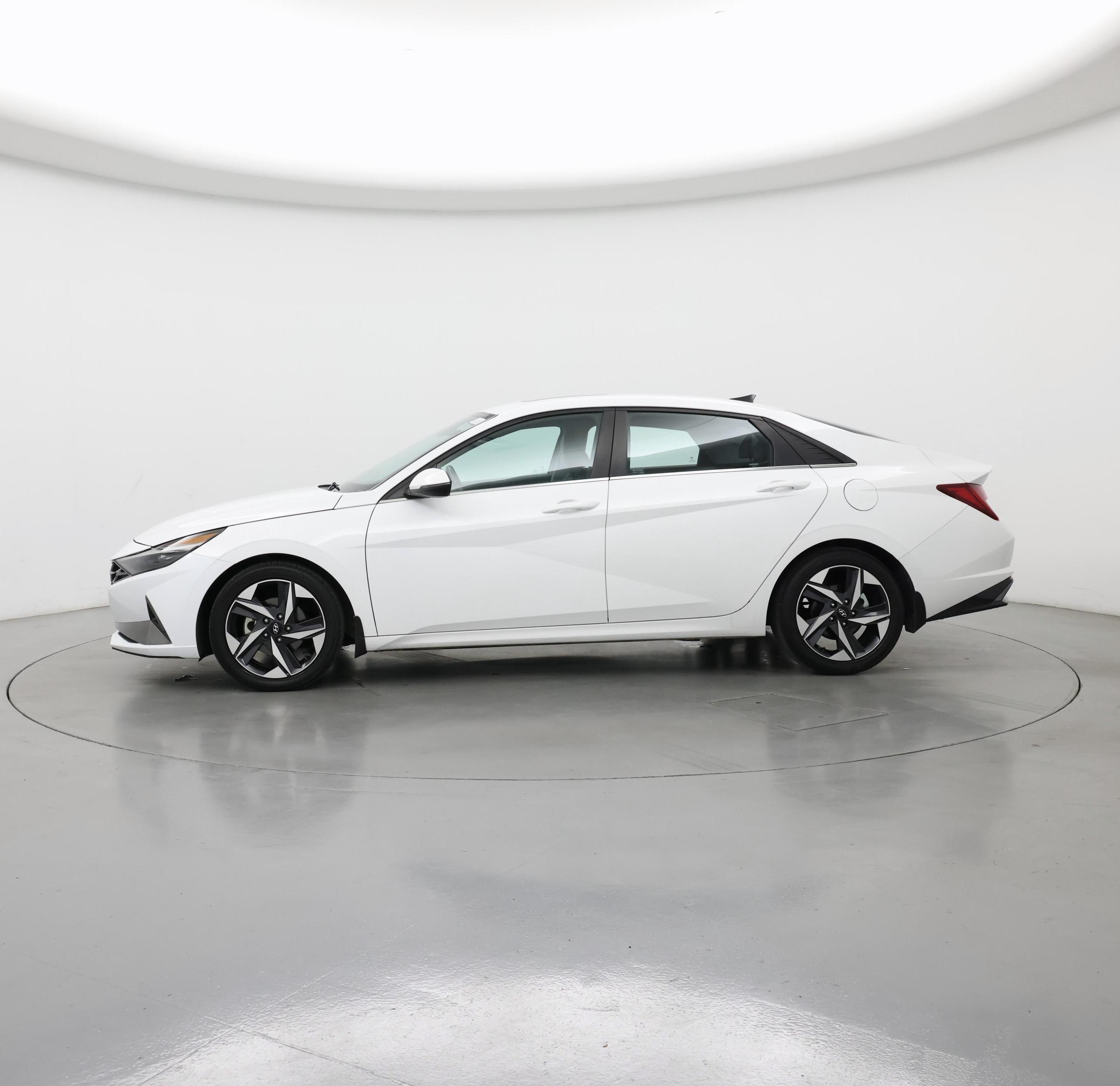 Thumbnail: 2023 Hyundai Elantra - 3