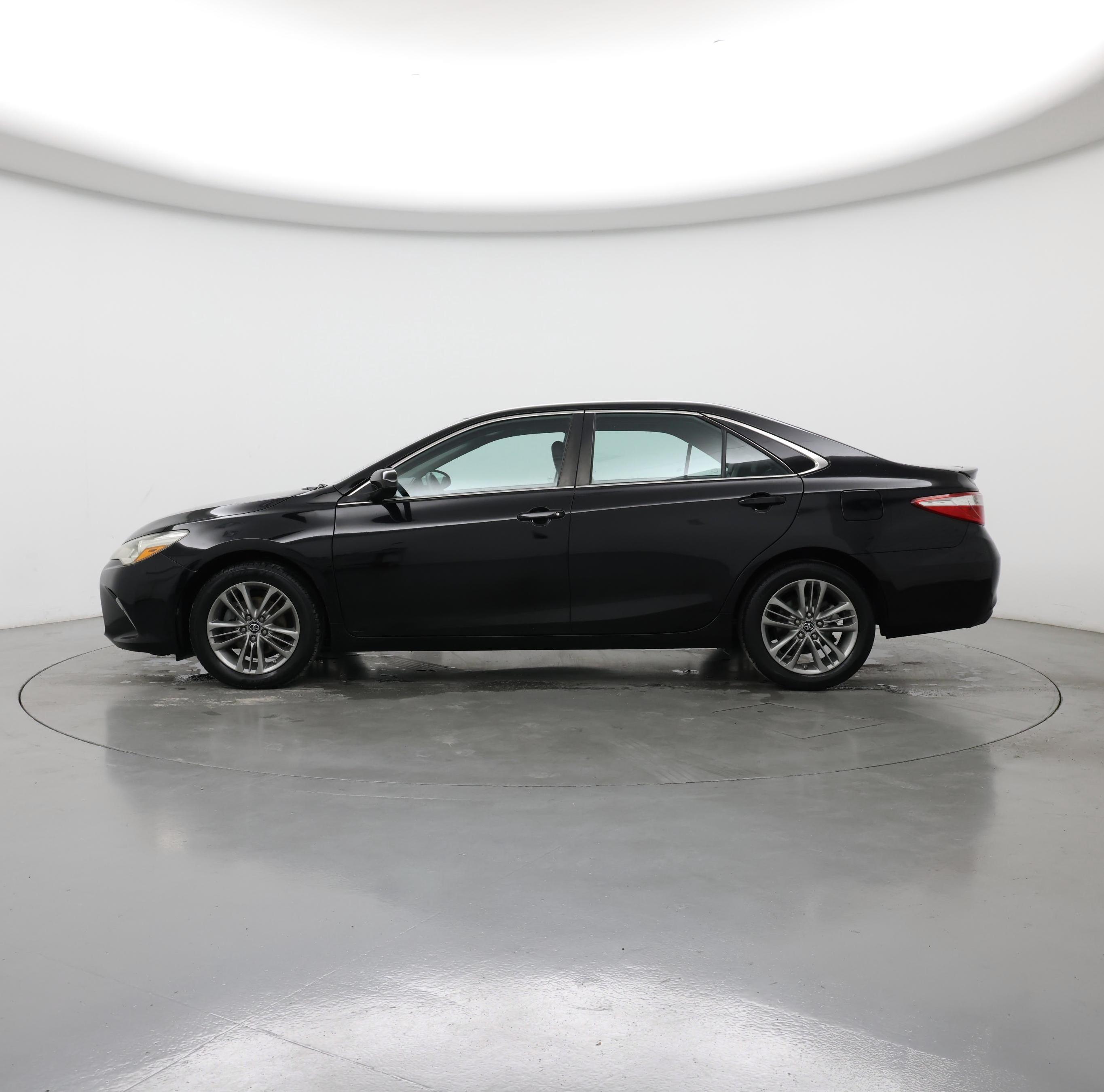 Thumbnail: 2017 Toyota Camry - 3