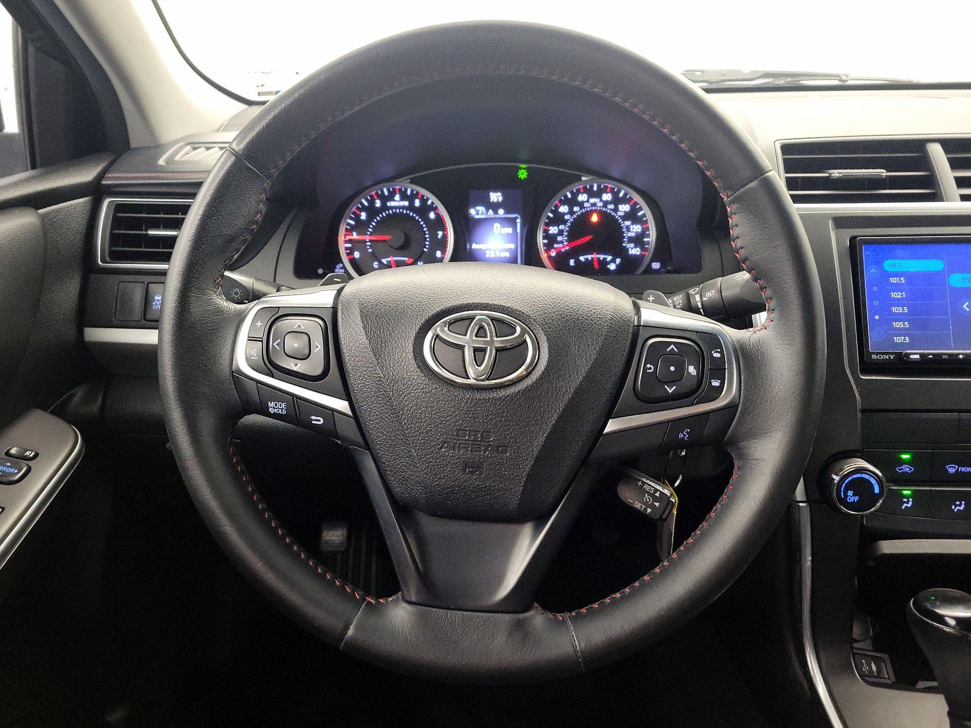 Thumbnail: 2015 Toyota Camry - 10