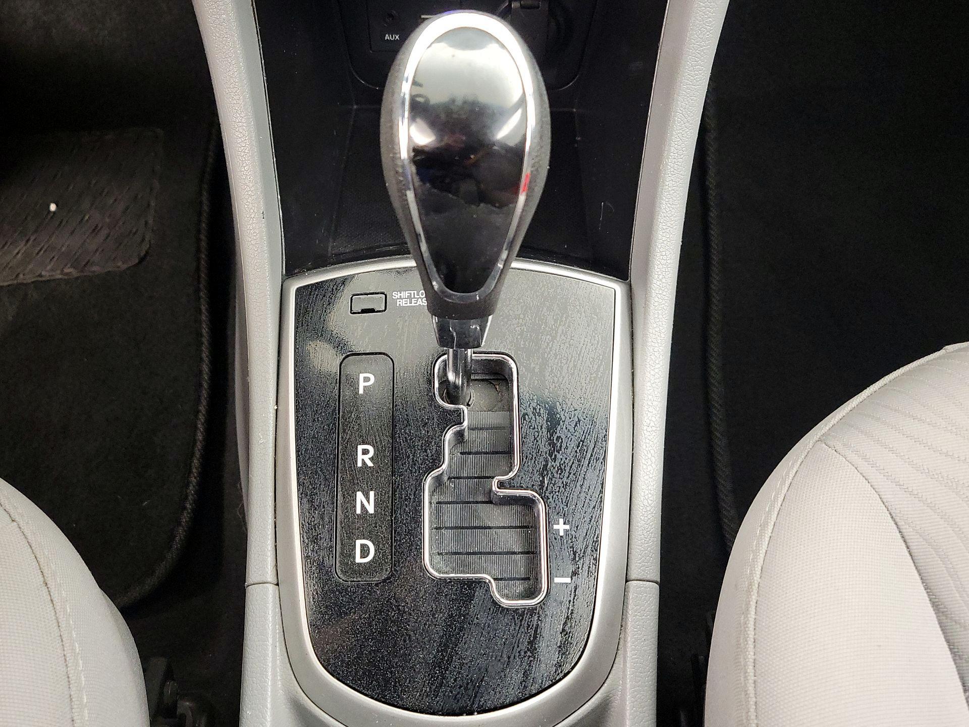 Thumbnail: 2014 Hyundai Accent - 16