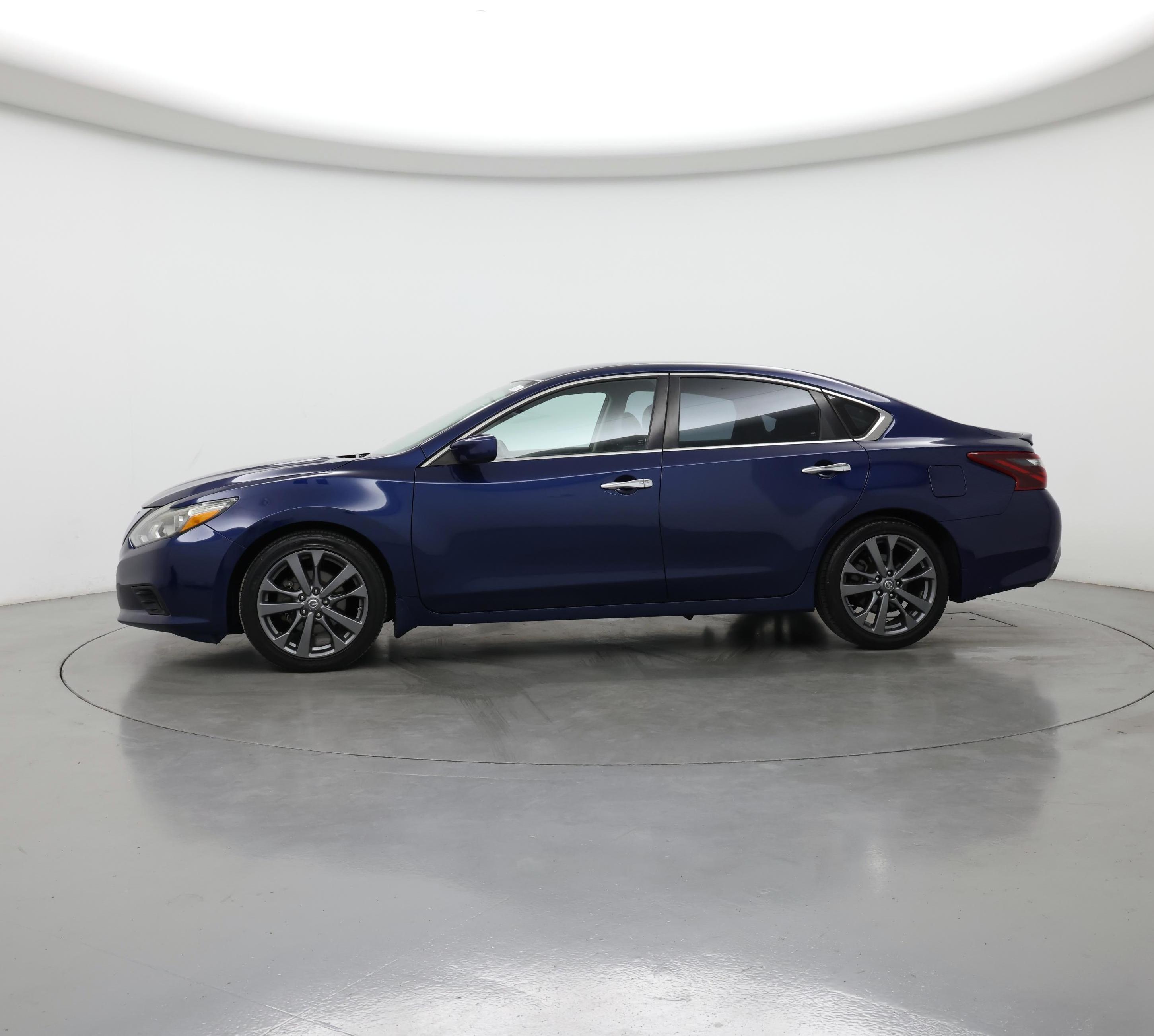 Thumbnail: 2018 Nissan Altima - 3