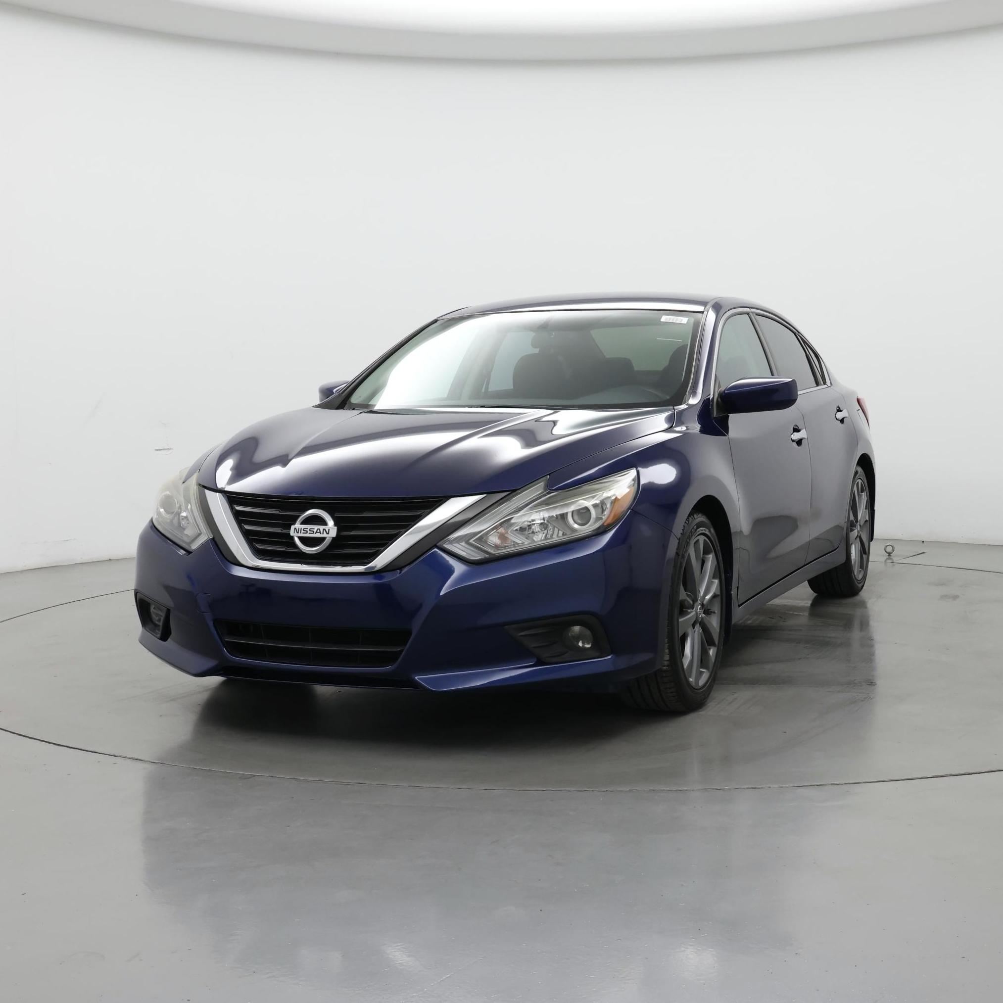 Thumbnail: 2018 Nissan Altima - 4