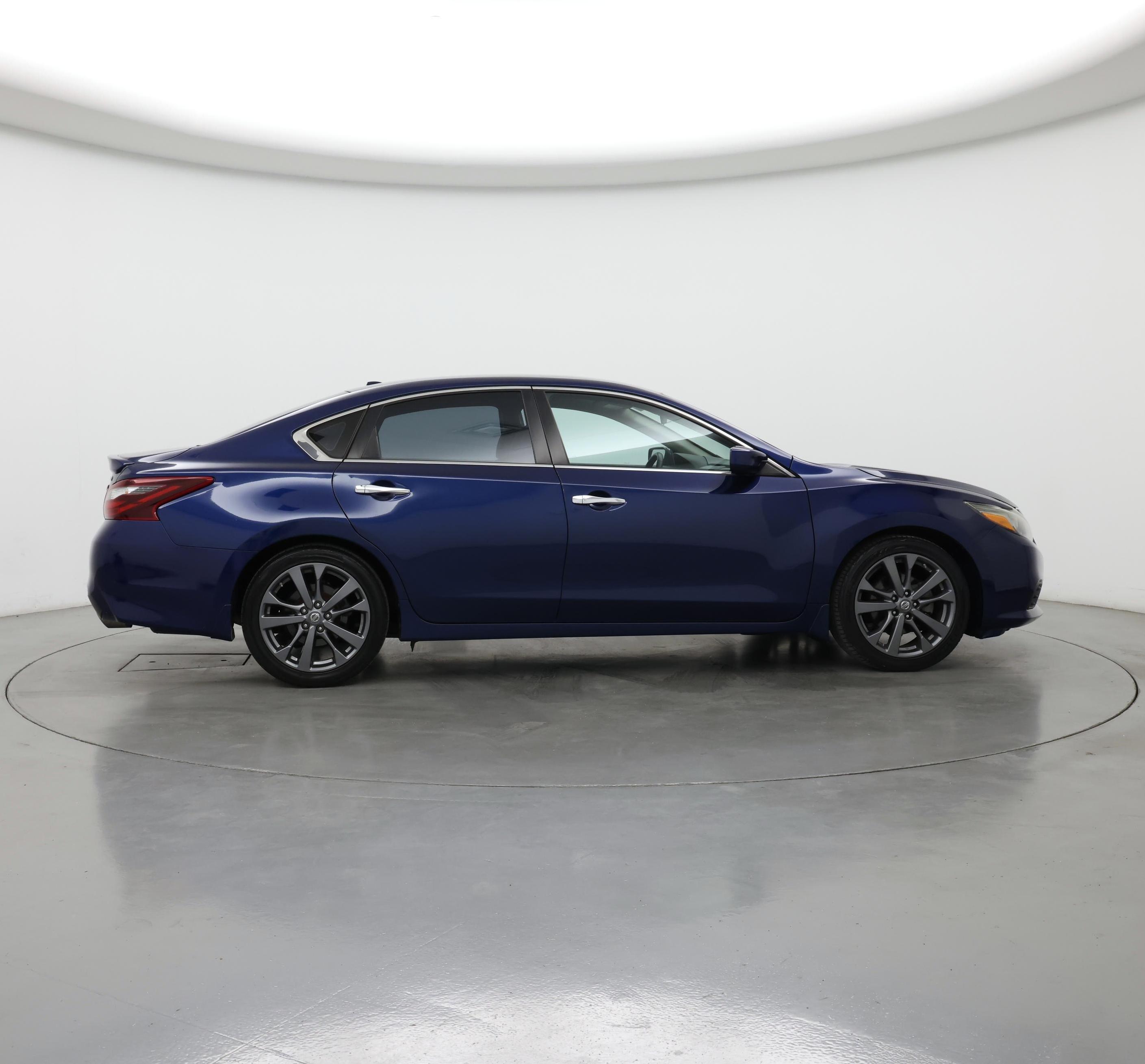 Thumbnail: 2018 Nissan Altima - 7