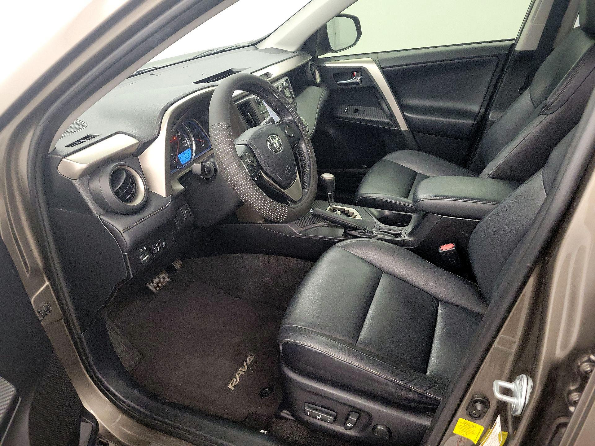 Thumbnail: 2013 Toyota RAV4 - 11