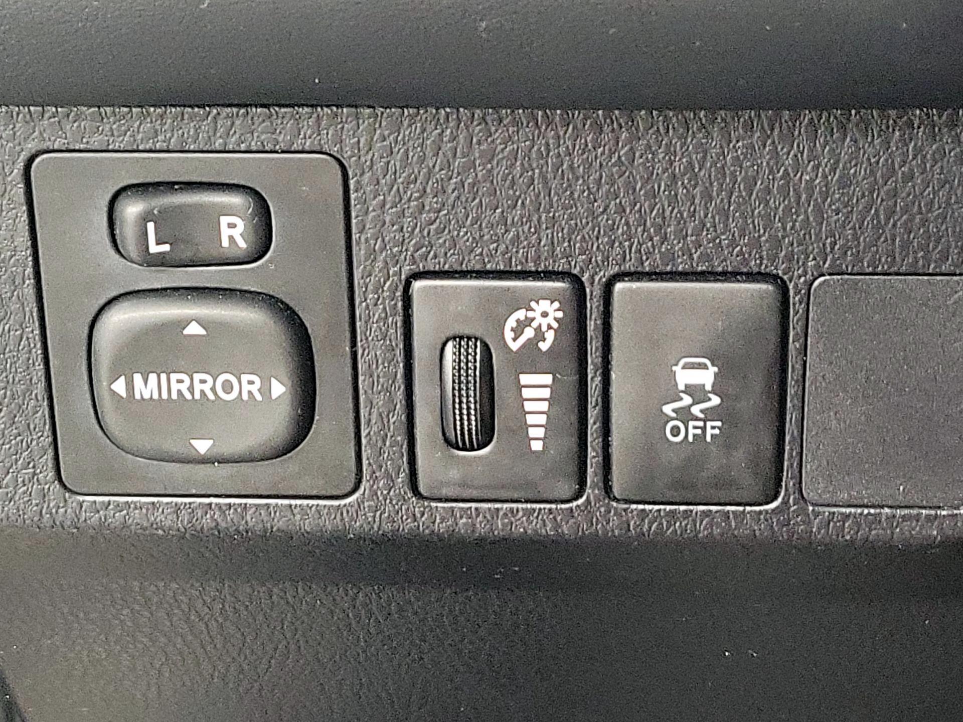 Thumbnail: 2013 Toyota RAV4 - 13