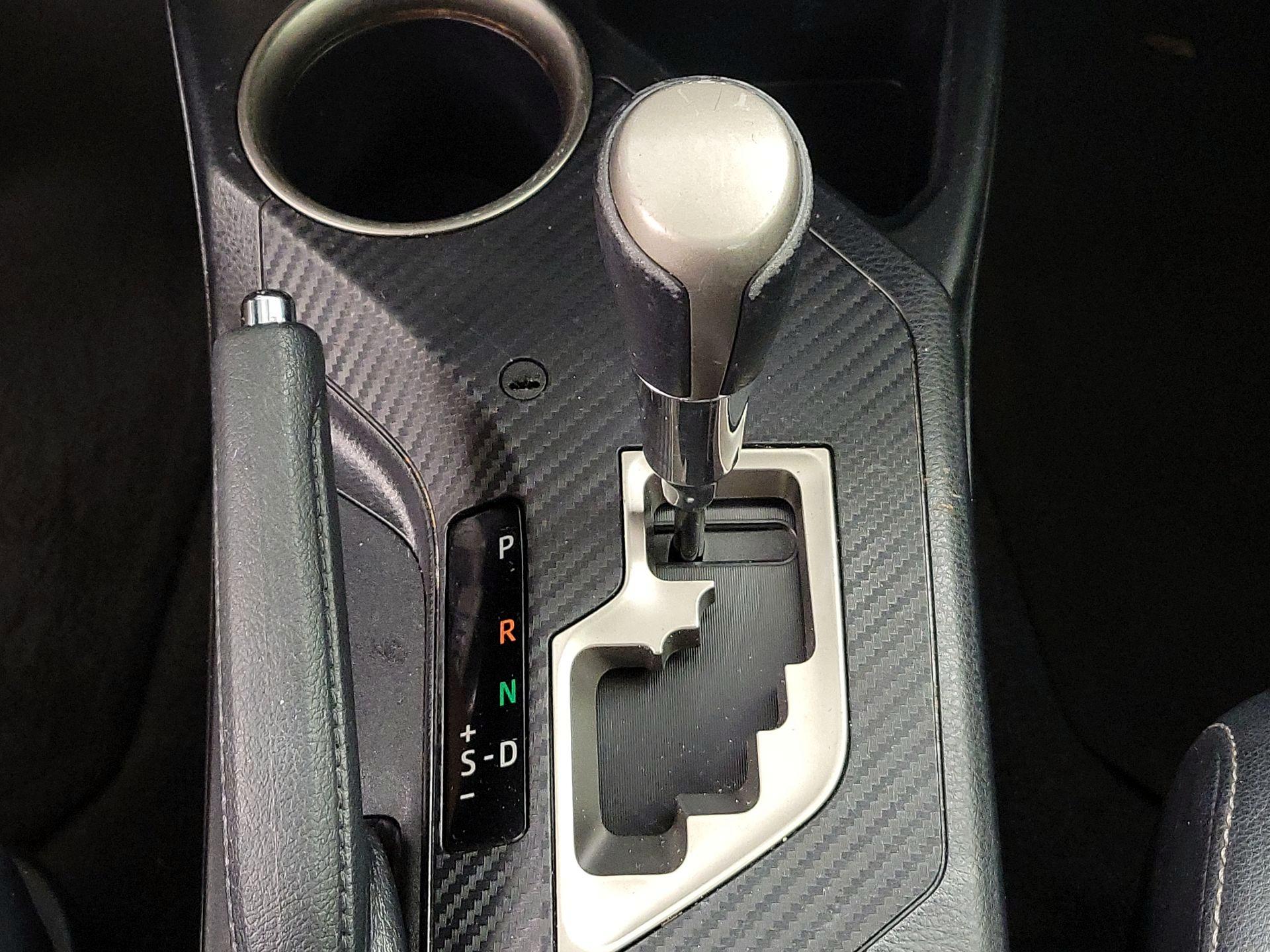 Thumbnail: 2013 Toyota RAV4 - 17