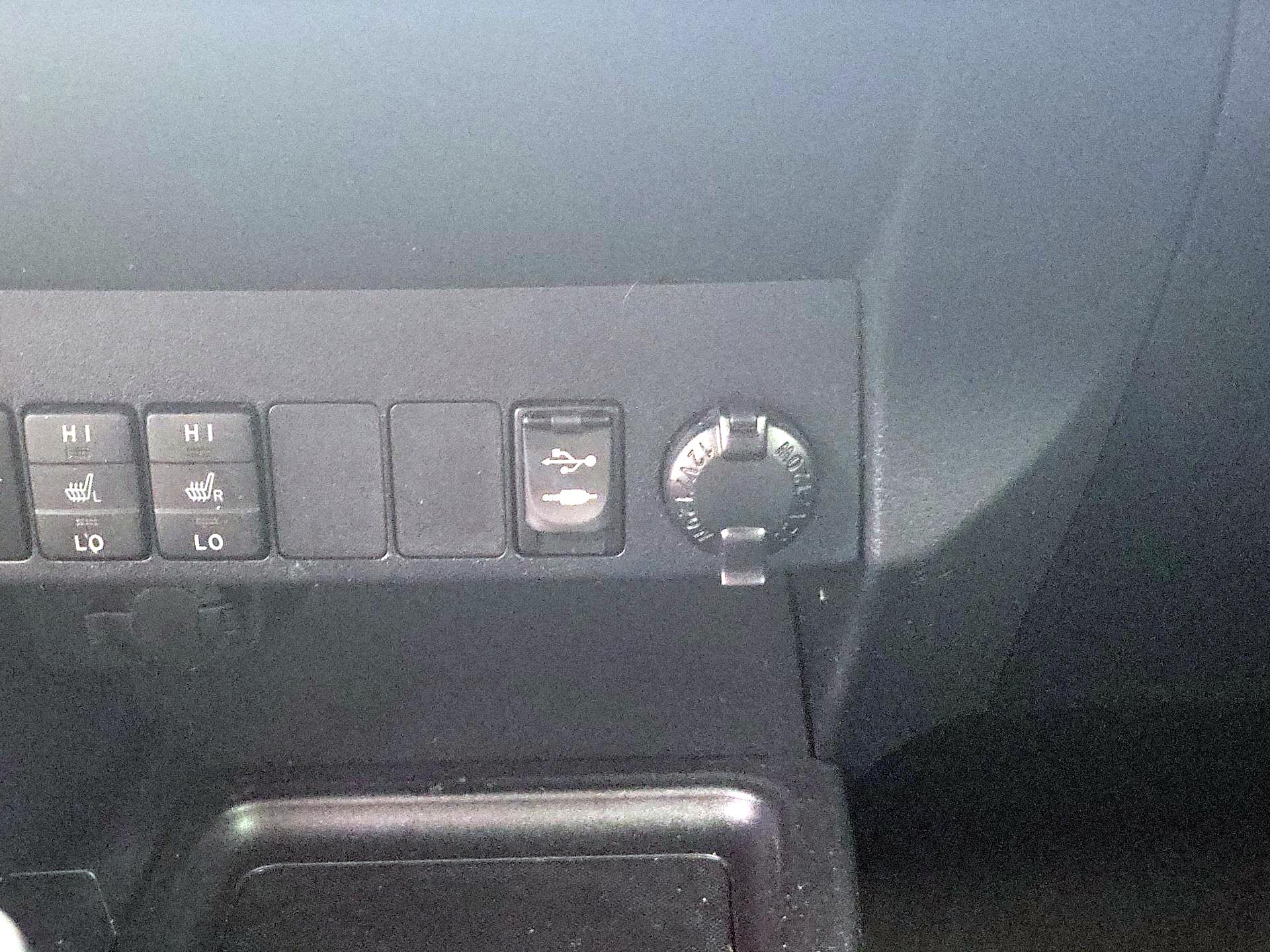 Thumbnail: 2013 Toyota RAV4 - 18