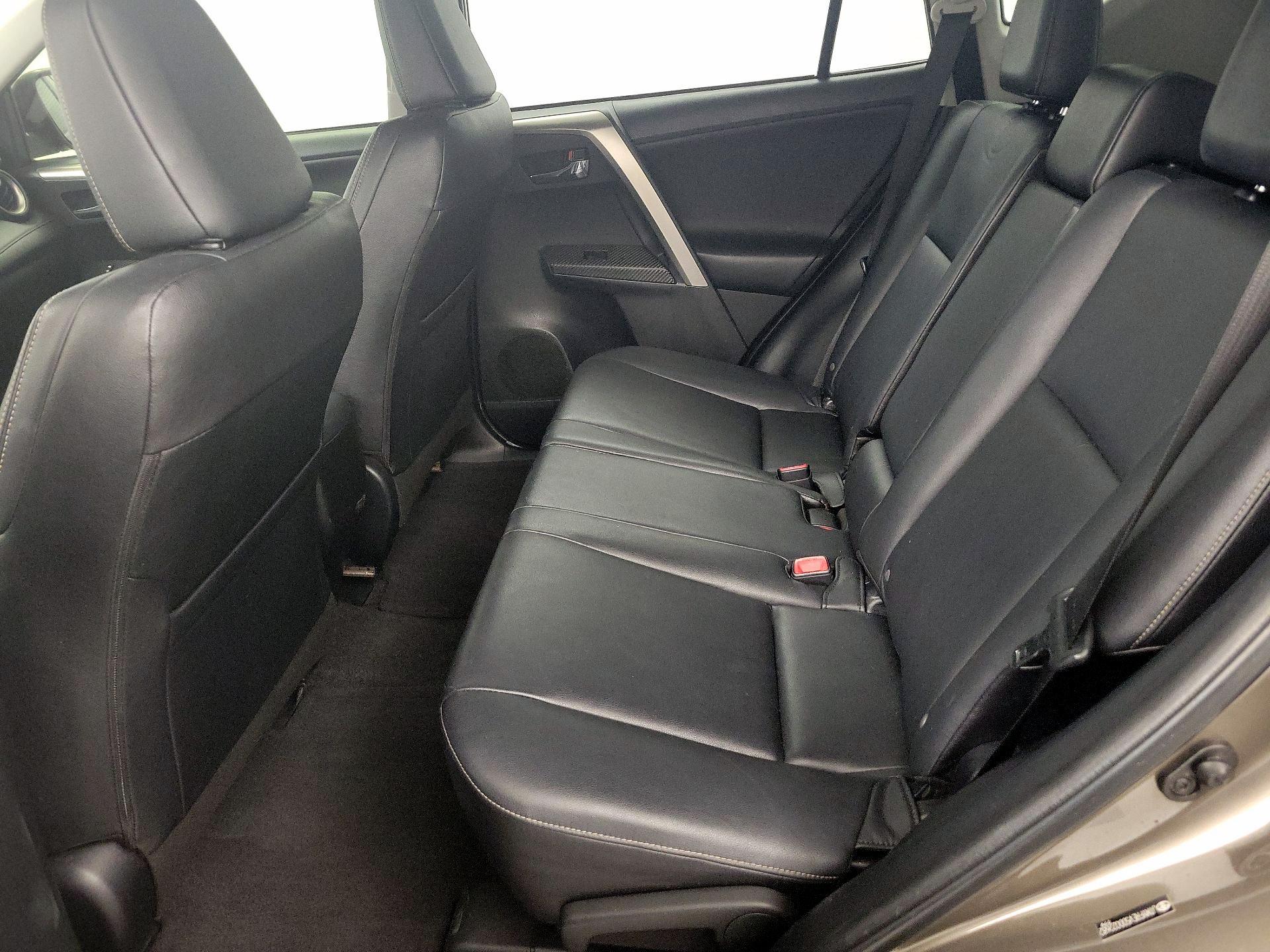 Thumbnail: 2013 Toyota RAV4 - 20