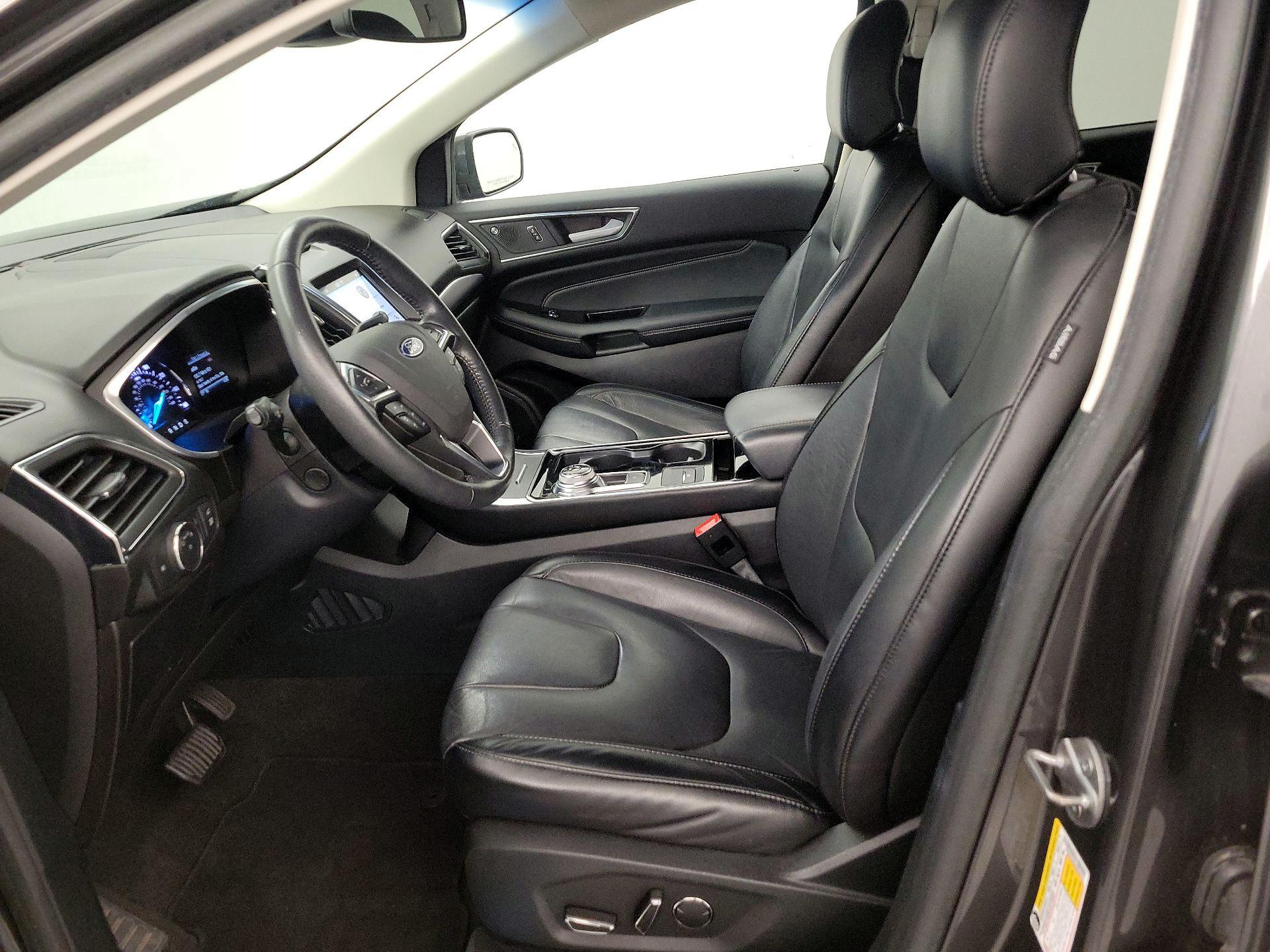 Thumbnail: 2019 Ford Edge - 11