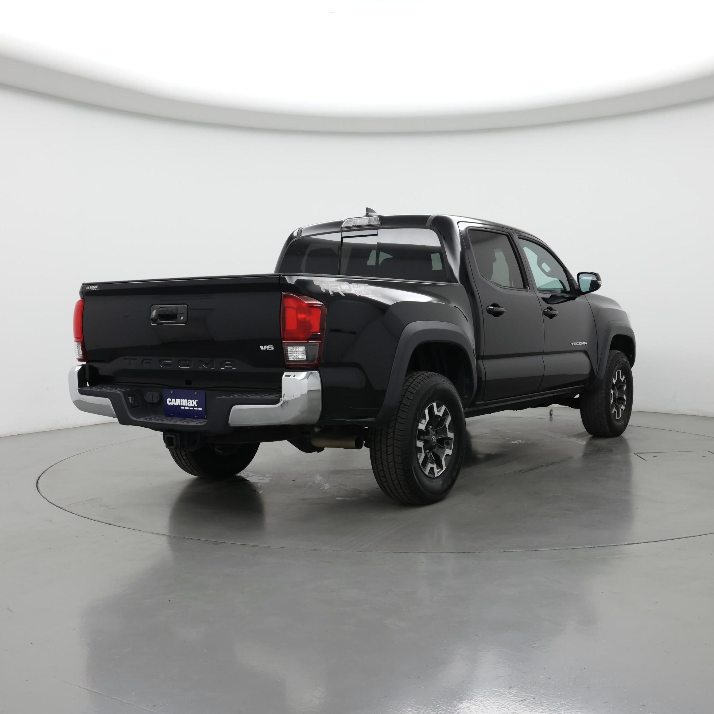 Thumbnail: 2018 Toyota Tacoma - 8