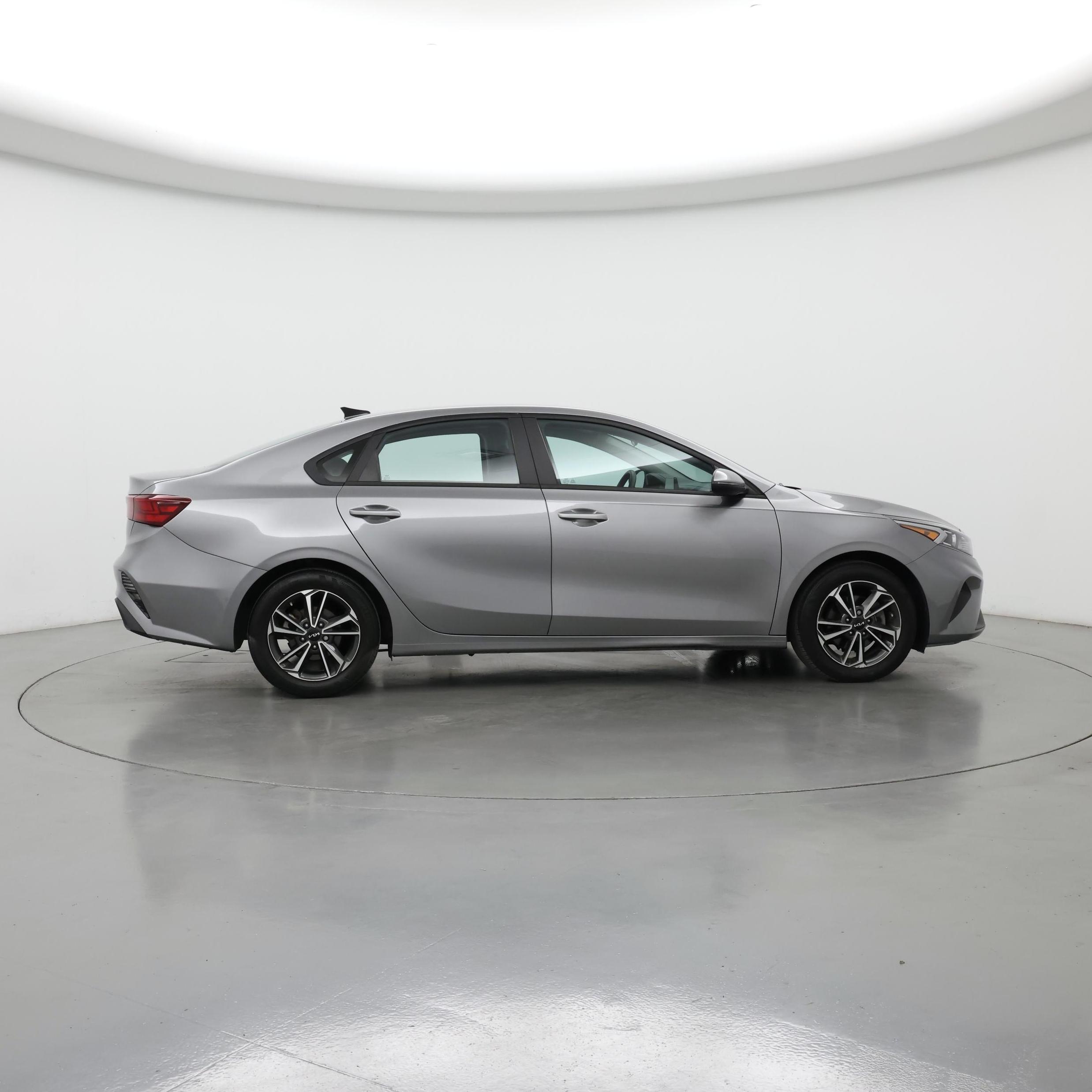 Thumbnail: 2023 Kia Forte - 7