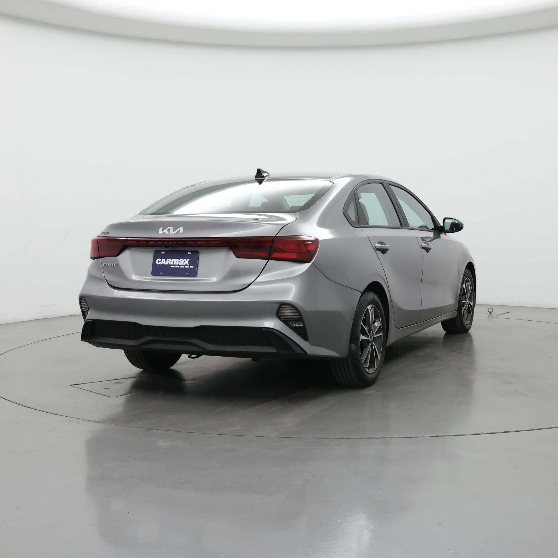 Thumbnail: 2023 Kia Forte - 8