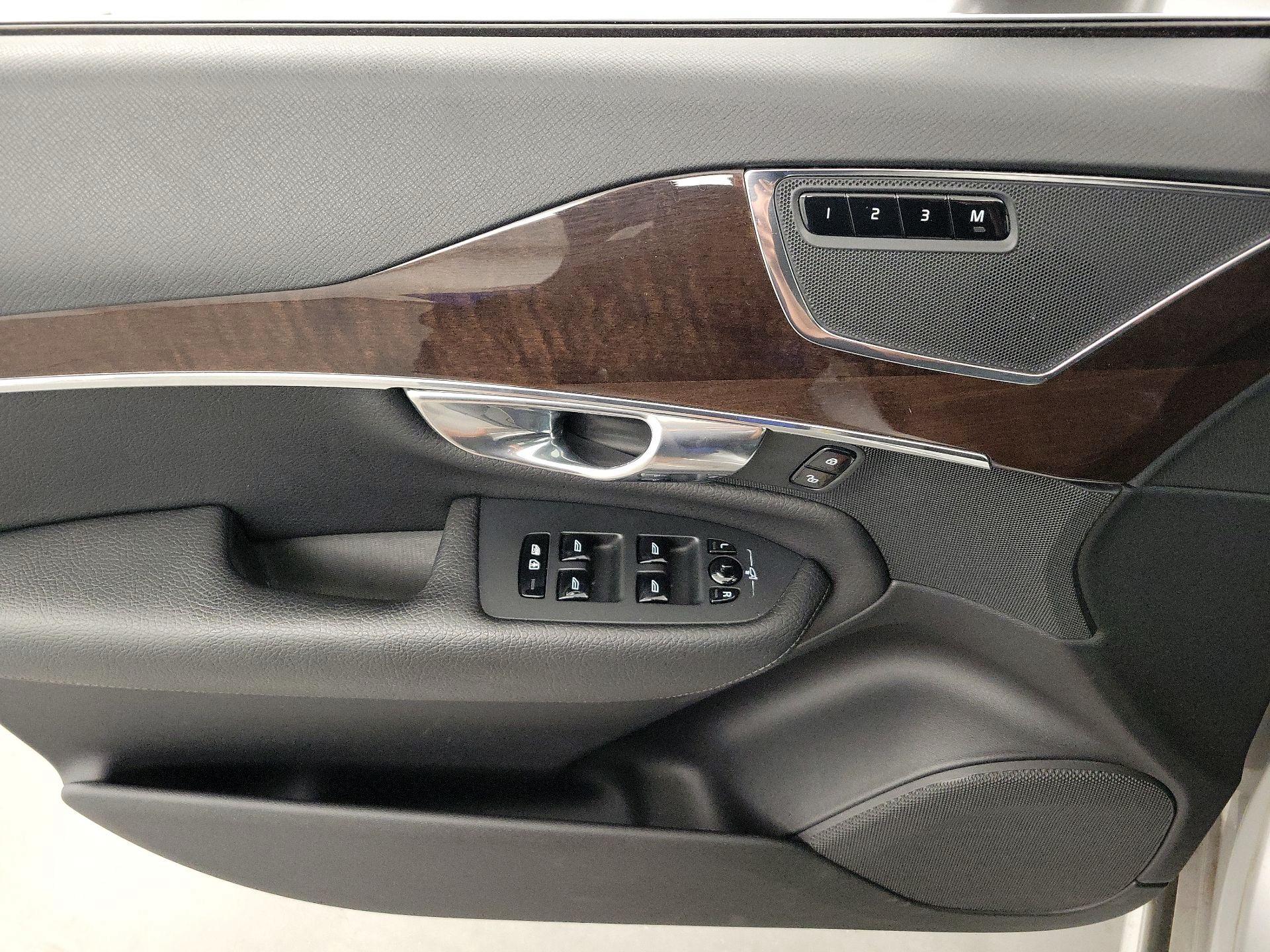 Thumbnail: 2016 Volvo XC90 - 12