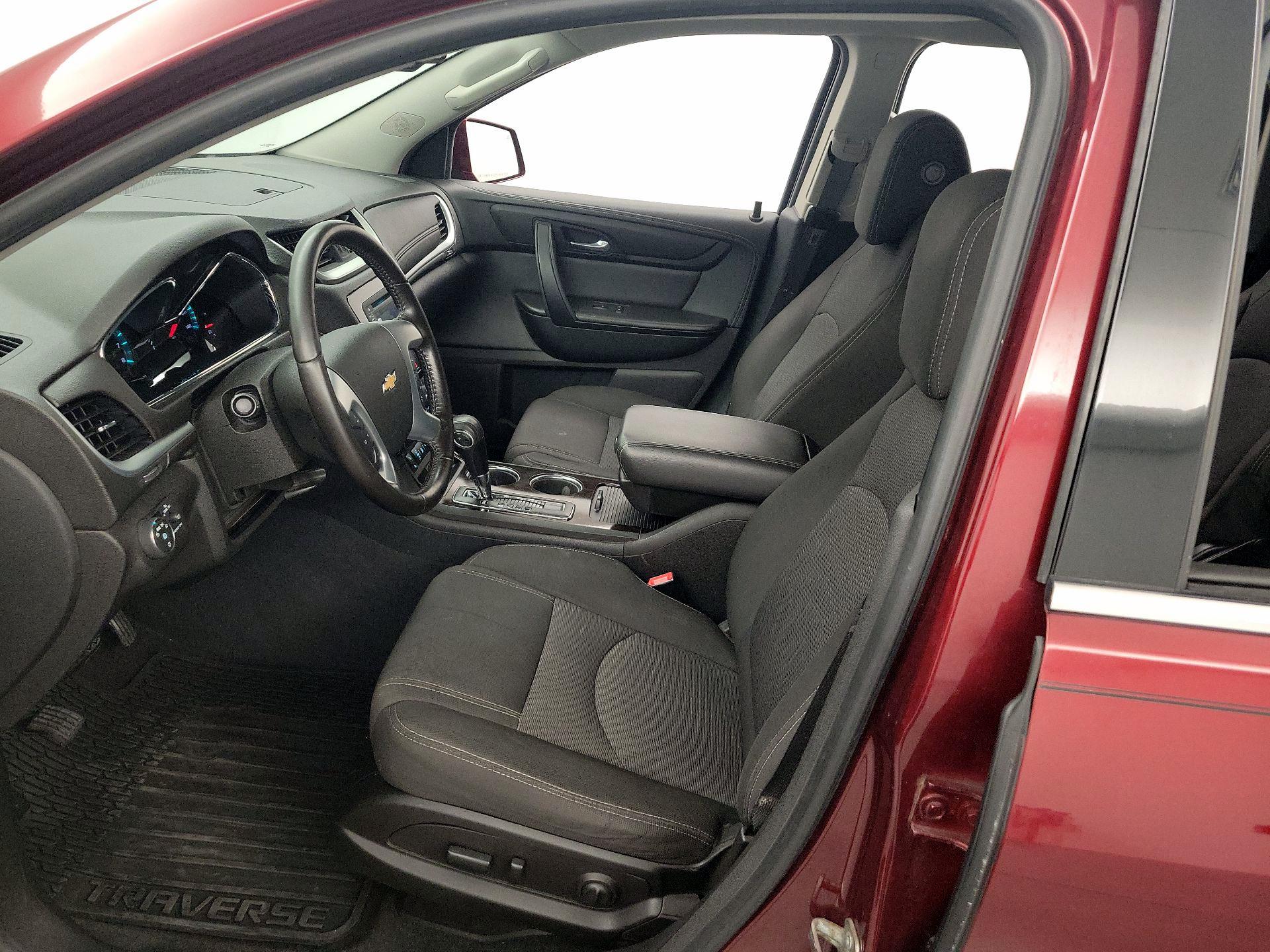 Thumbnail: 2017 Chevrolet Traverse - 11