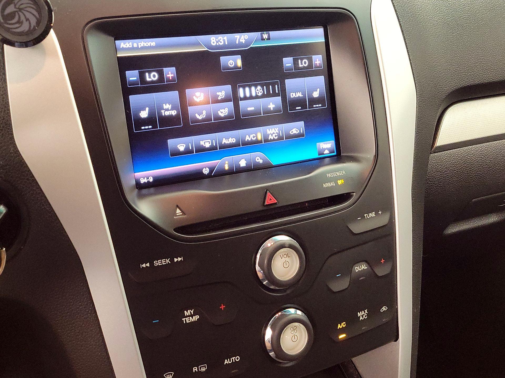 Thumbnail: 2015 Ford Explorer - 17