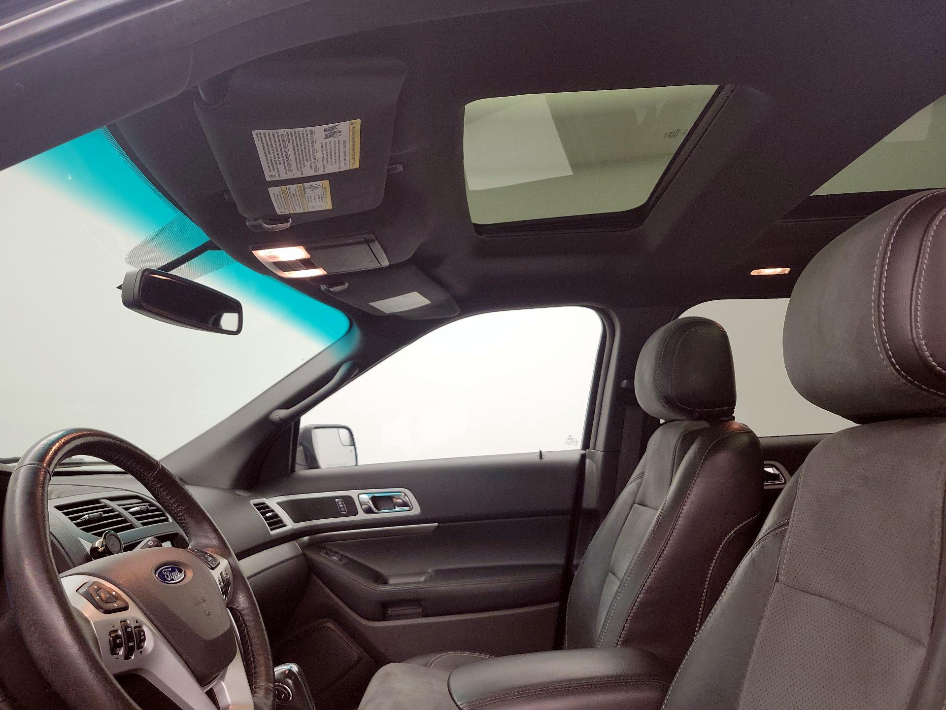 Thumbnail: 2015 Ford Explorer - 20