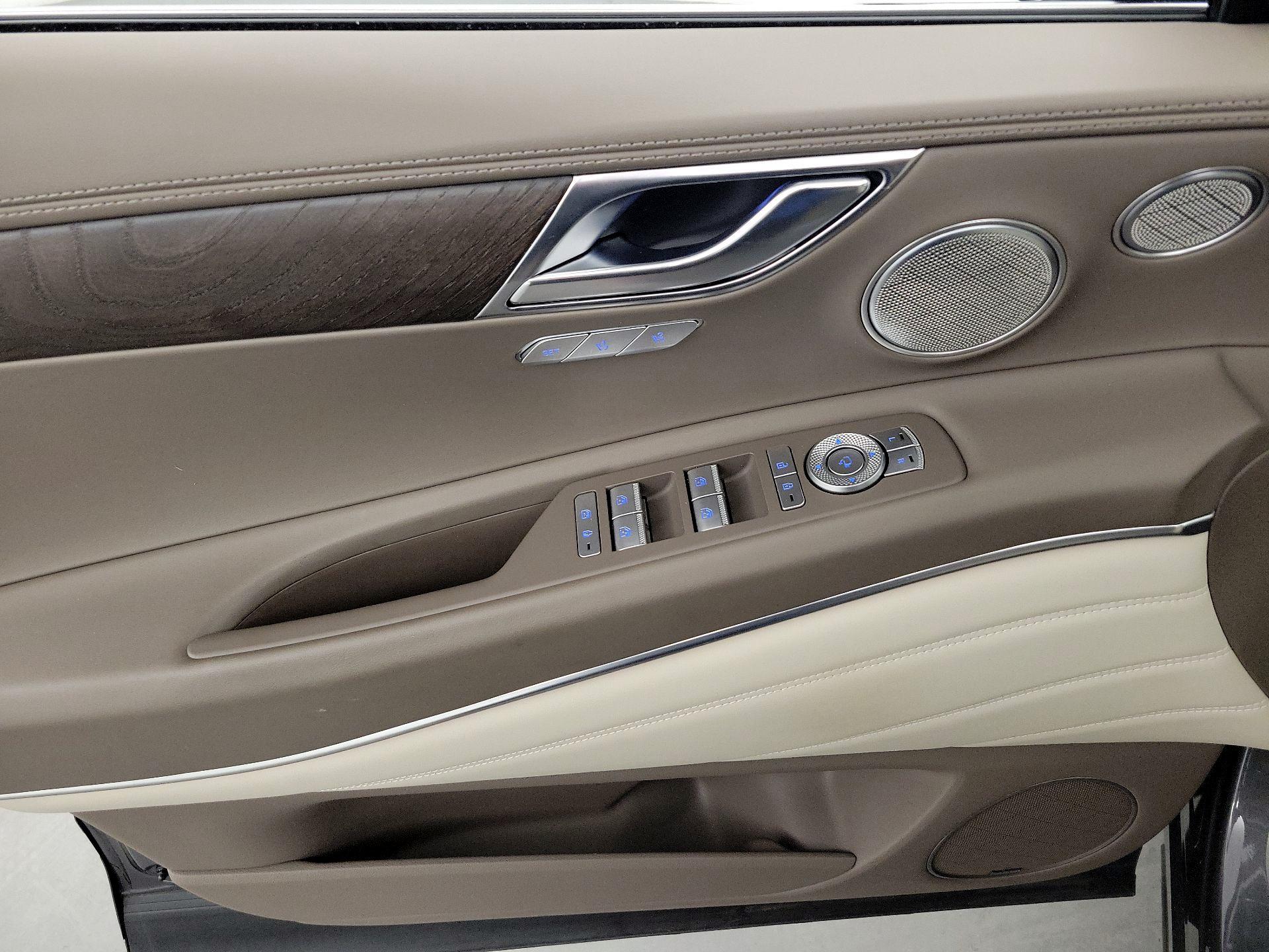 Thumbnail: 2022 Genesis GV80 - 12