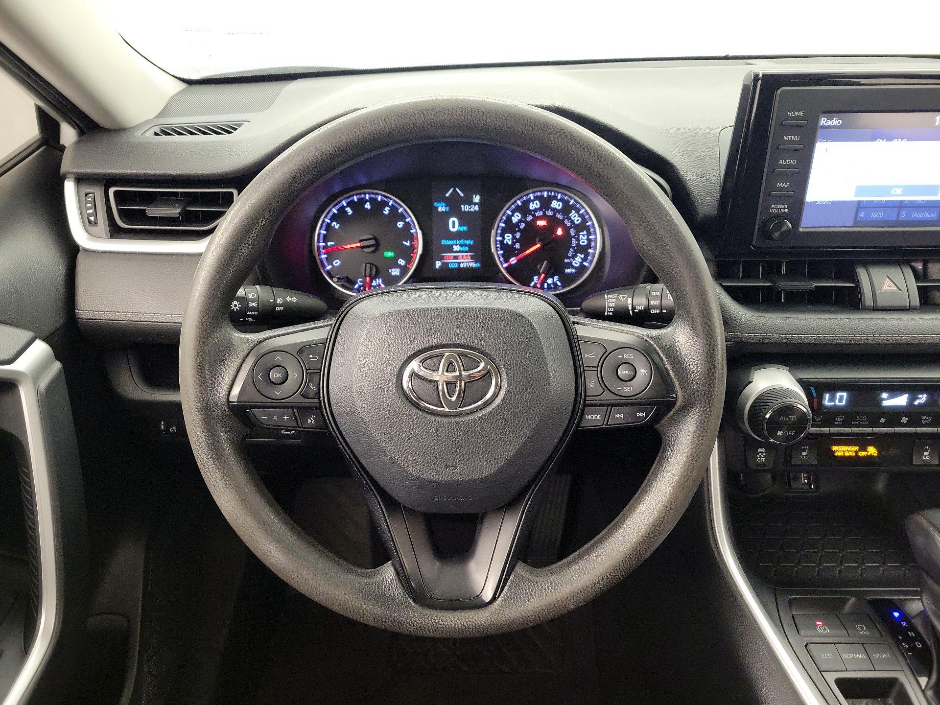 Thumbnail: 2019 Toyota RAV4 - 10