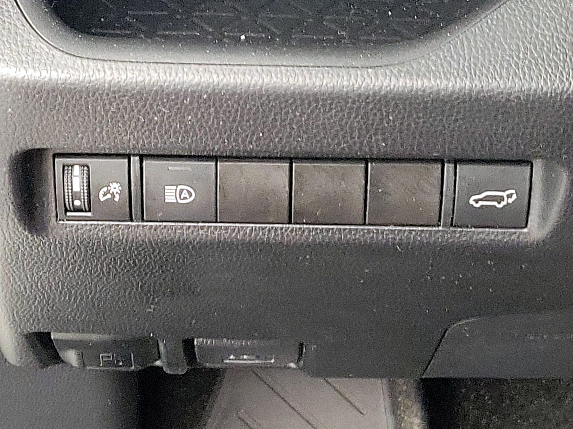 Thumbnail: 2019 Toyota RAV4 - 13