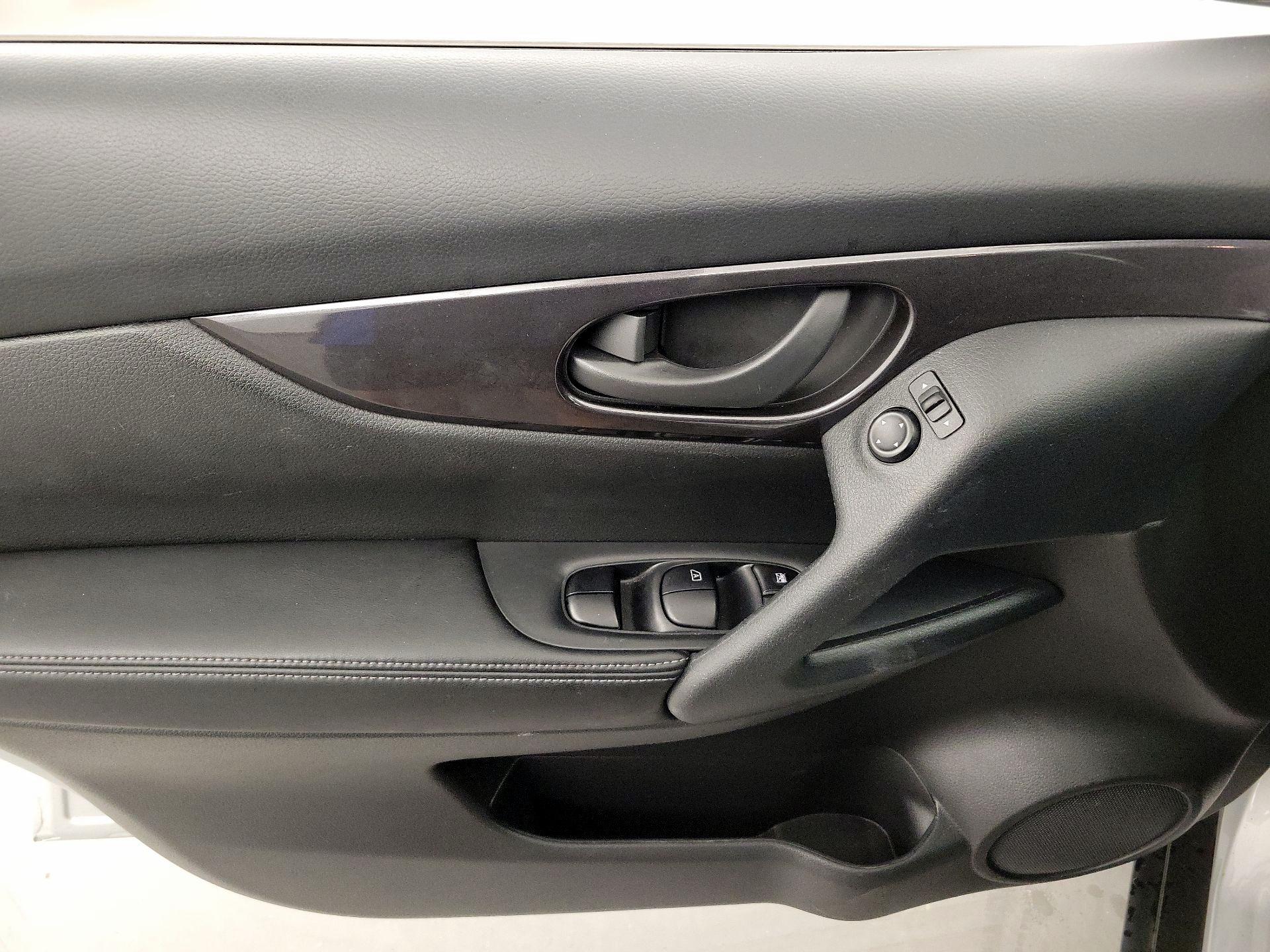 Thumbnail: 2020 Nissan Rogue - 12