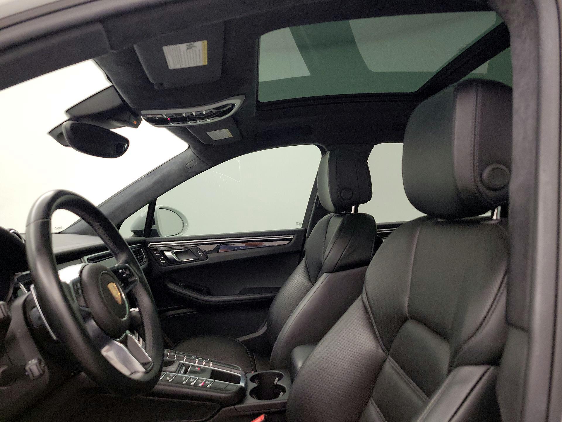 Thumbnail: 2018 Porsche Macan - 20