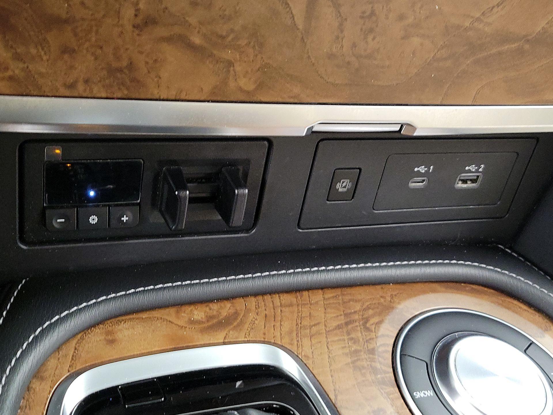 Thumbnail: 2021 Nissan Armada - 19