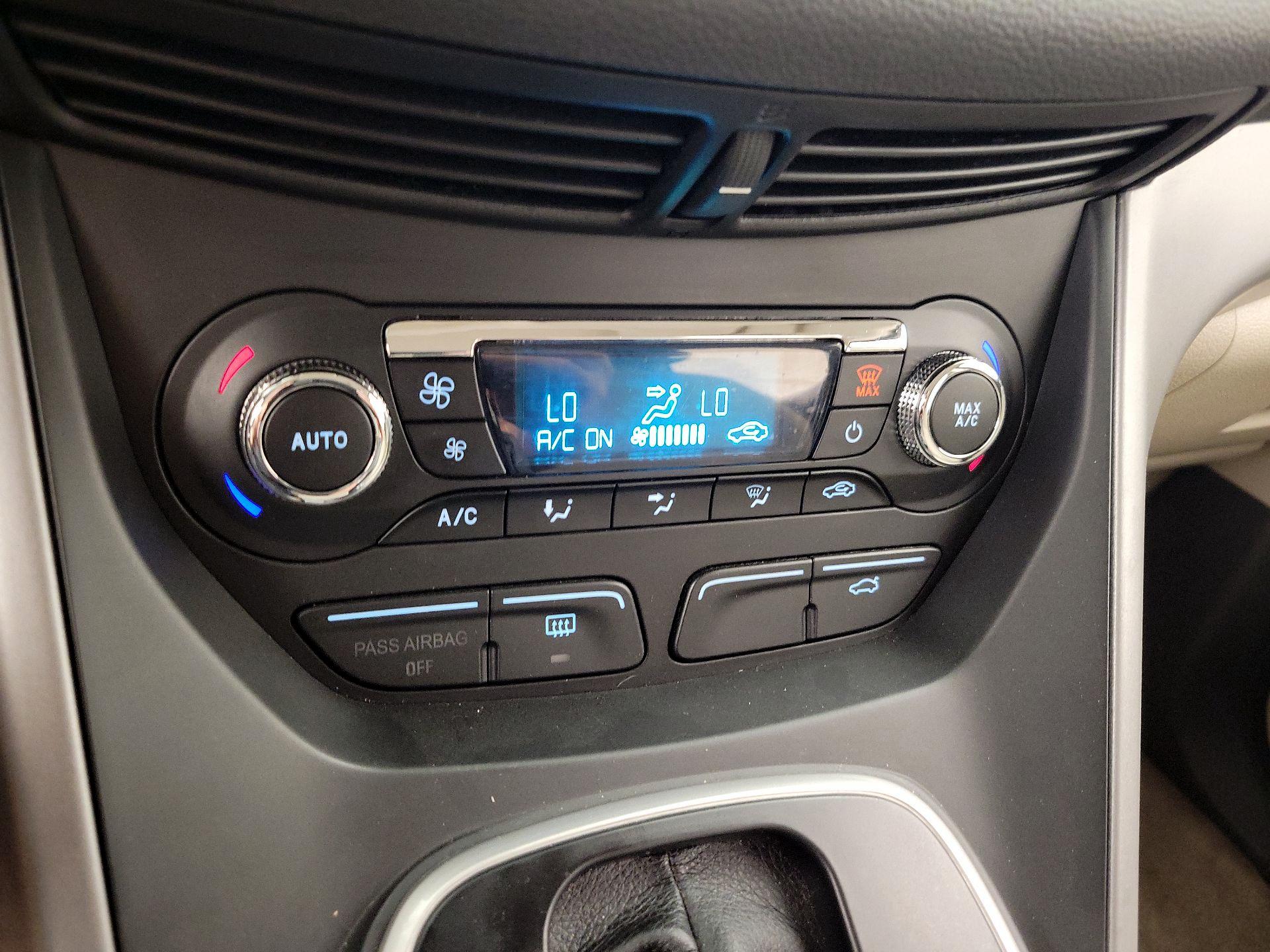 Thumbnail: 2014 Ford Escape - 16