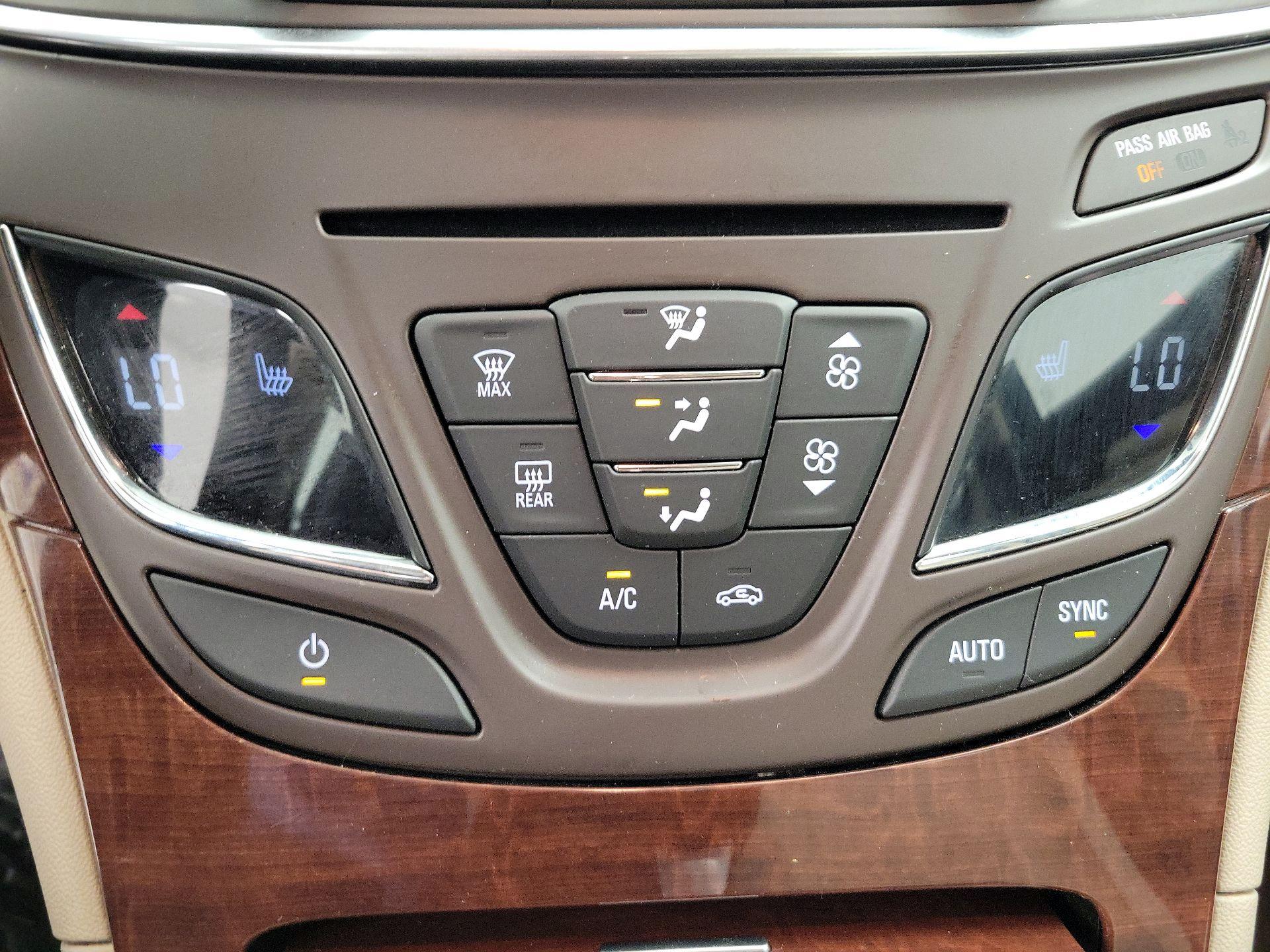 Thumbnail: 2015 Buick Regal - 16