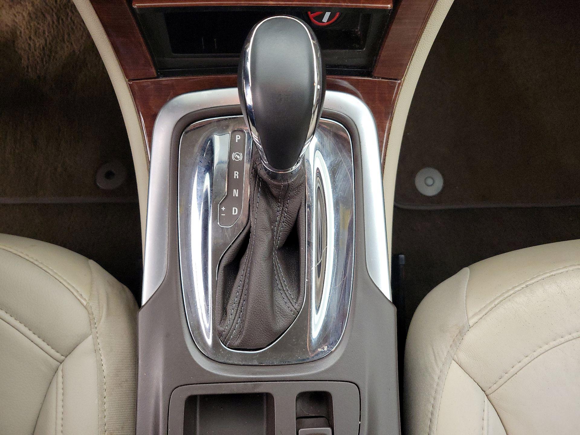 Thumbnail: 2015 Buick Regal - 17