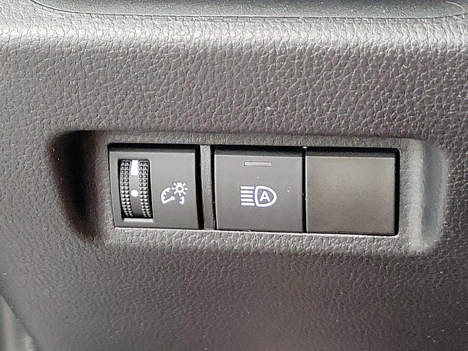Thumbnail: 2019 Toyota RAV4 - 13