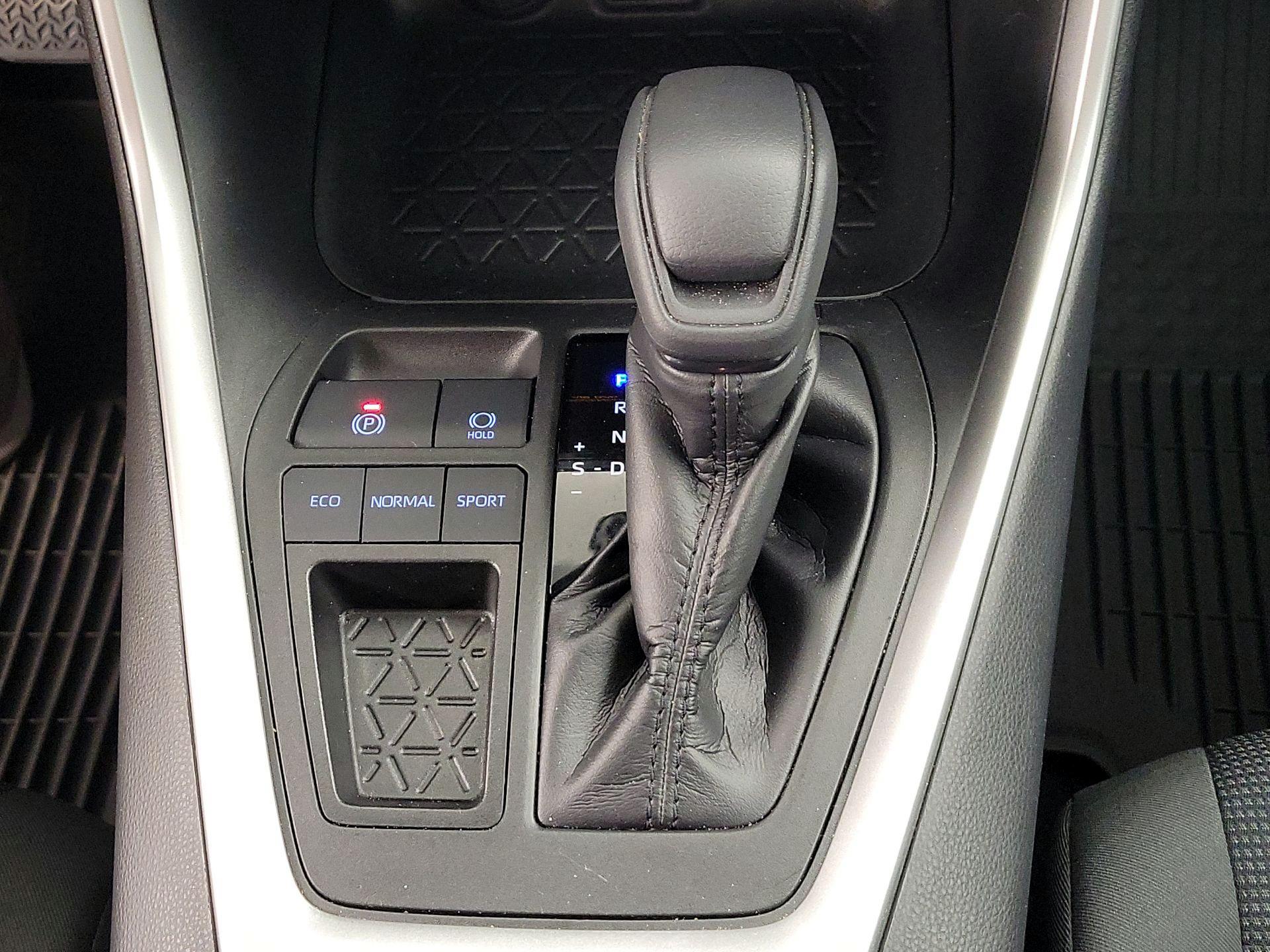 Thumbnail: 2019 Toyota RAV4 - 17