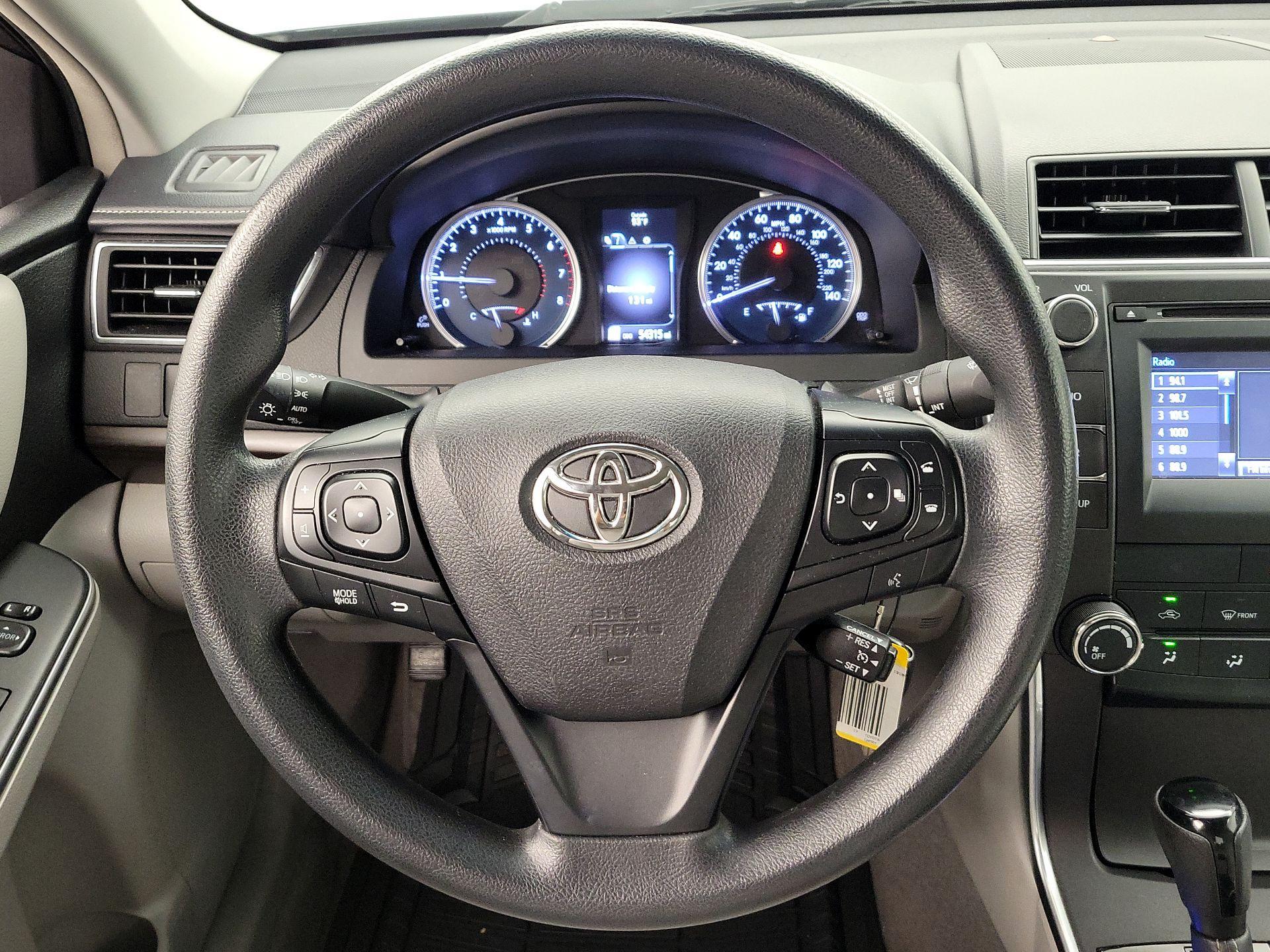 Thumbnail: 2017 Toyota Camry - 10