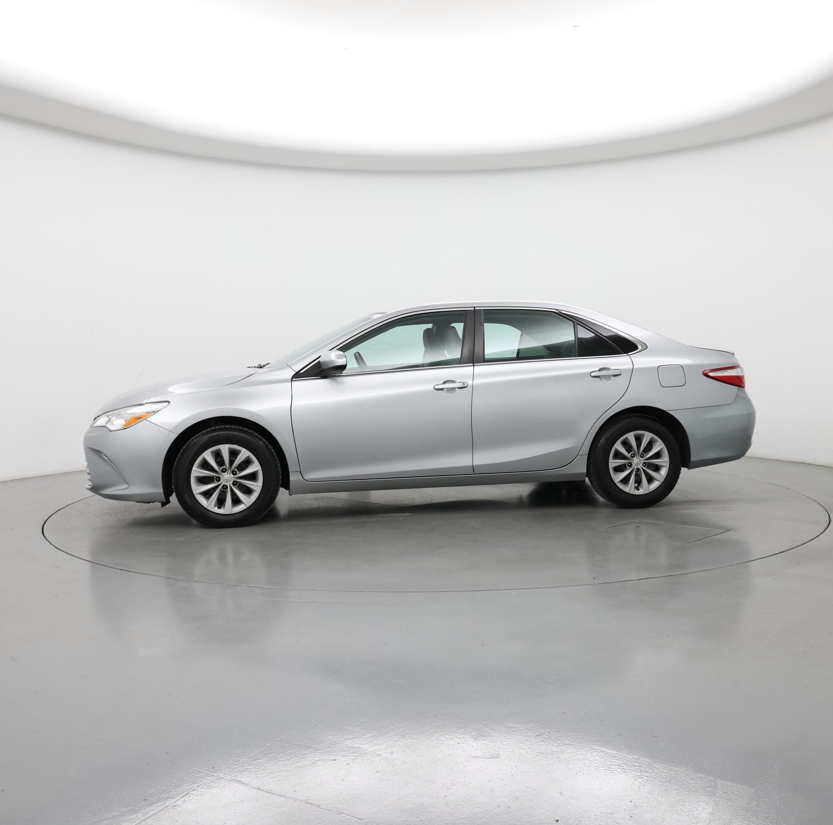 Thumbnail: 2017 Toyota Camry - 3