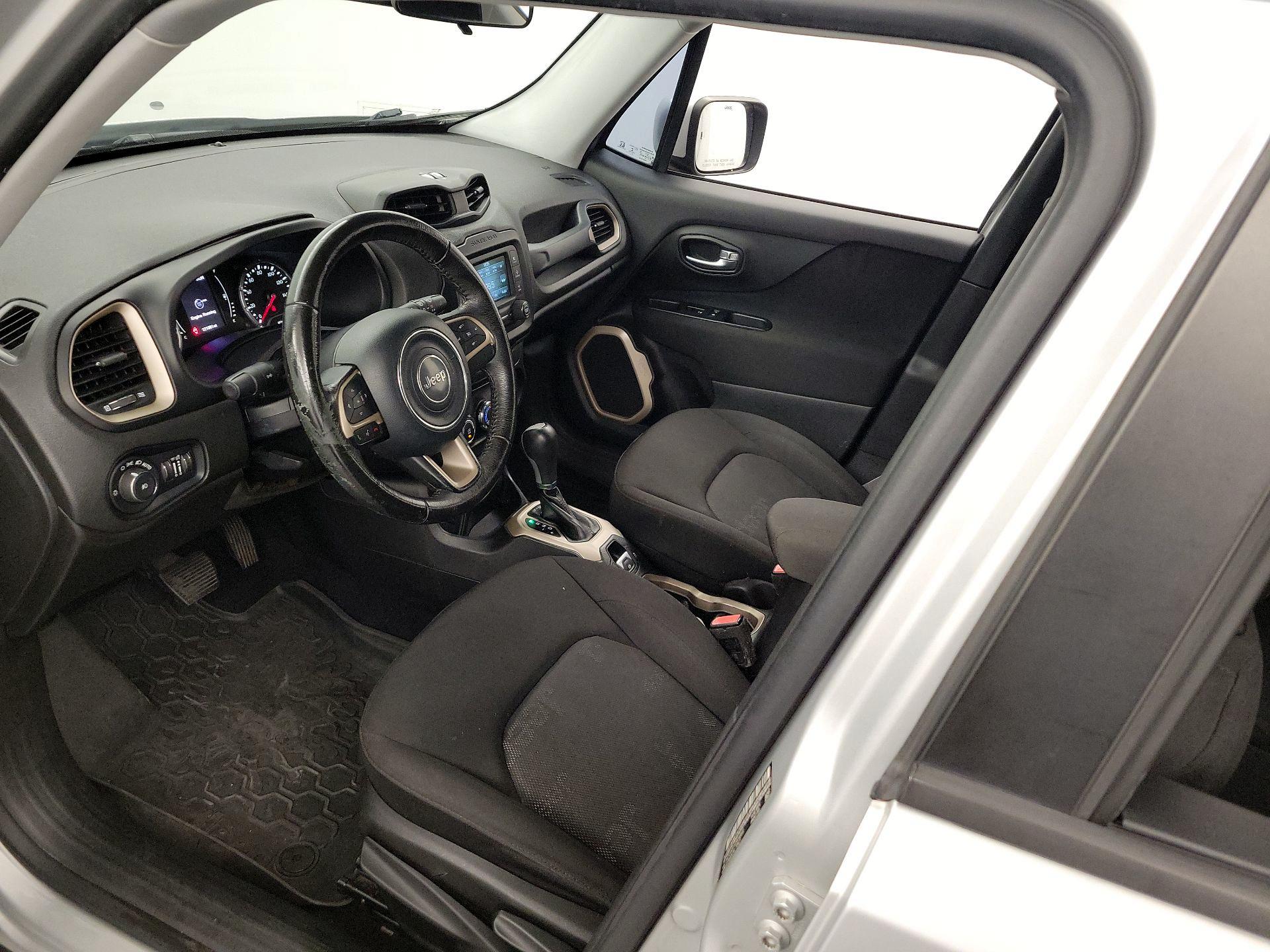 Thumbnail: 2016 Jeep Renegade - 11