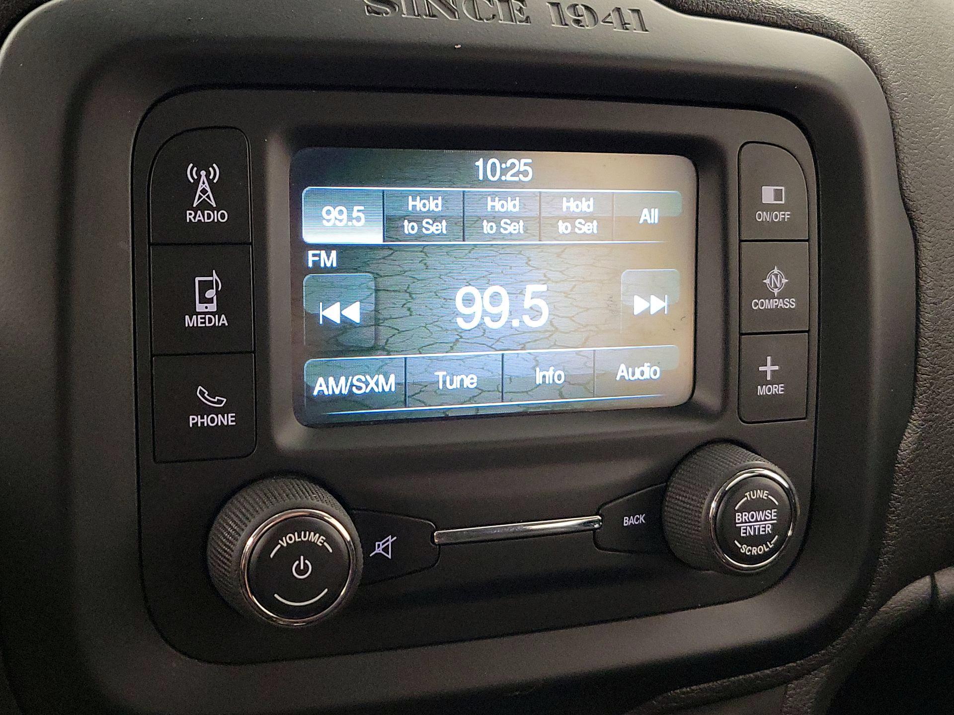 Thumbnail: 2016 Jeep Renegade - 15
