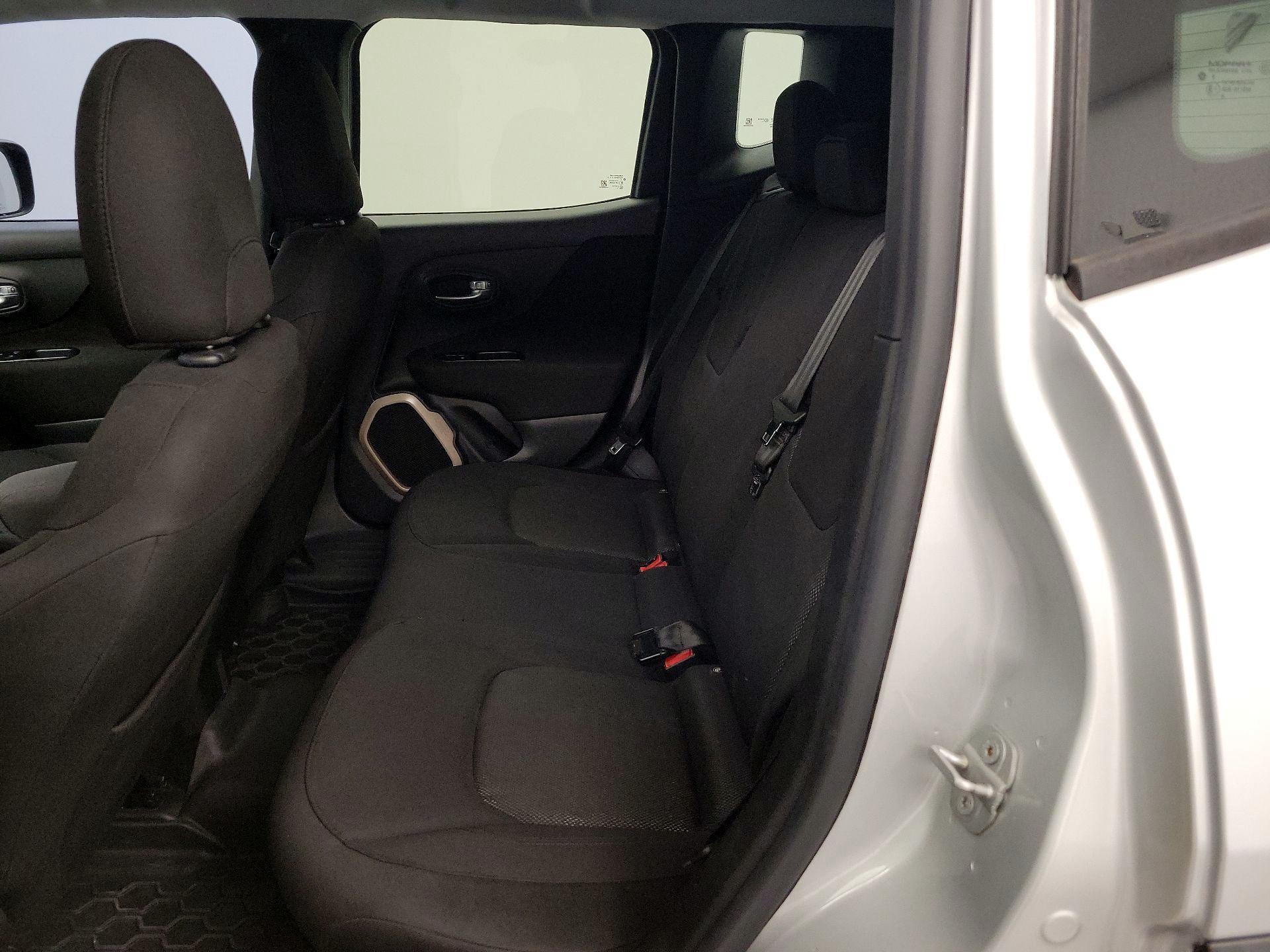 Thumbnail: 2016 Jeep Renegade - 19