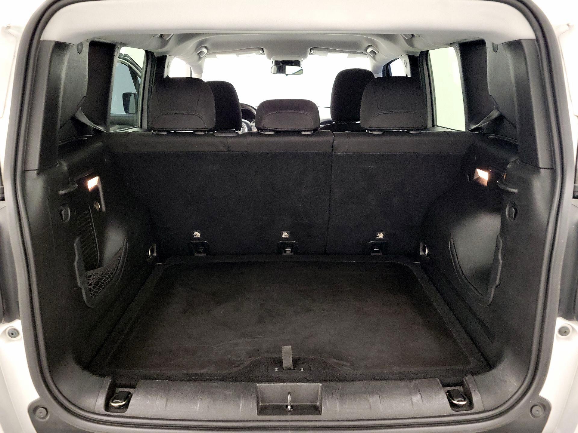 Thumbnail: 2016 Jeep Renegade - 20