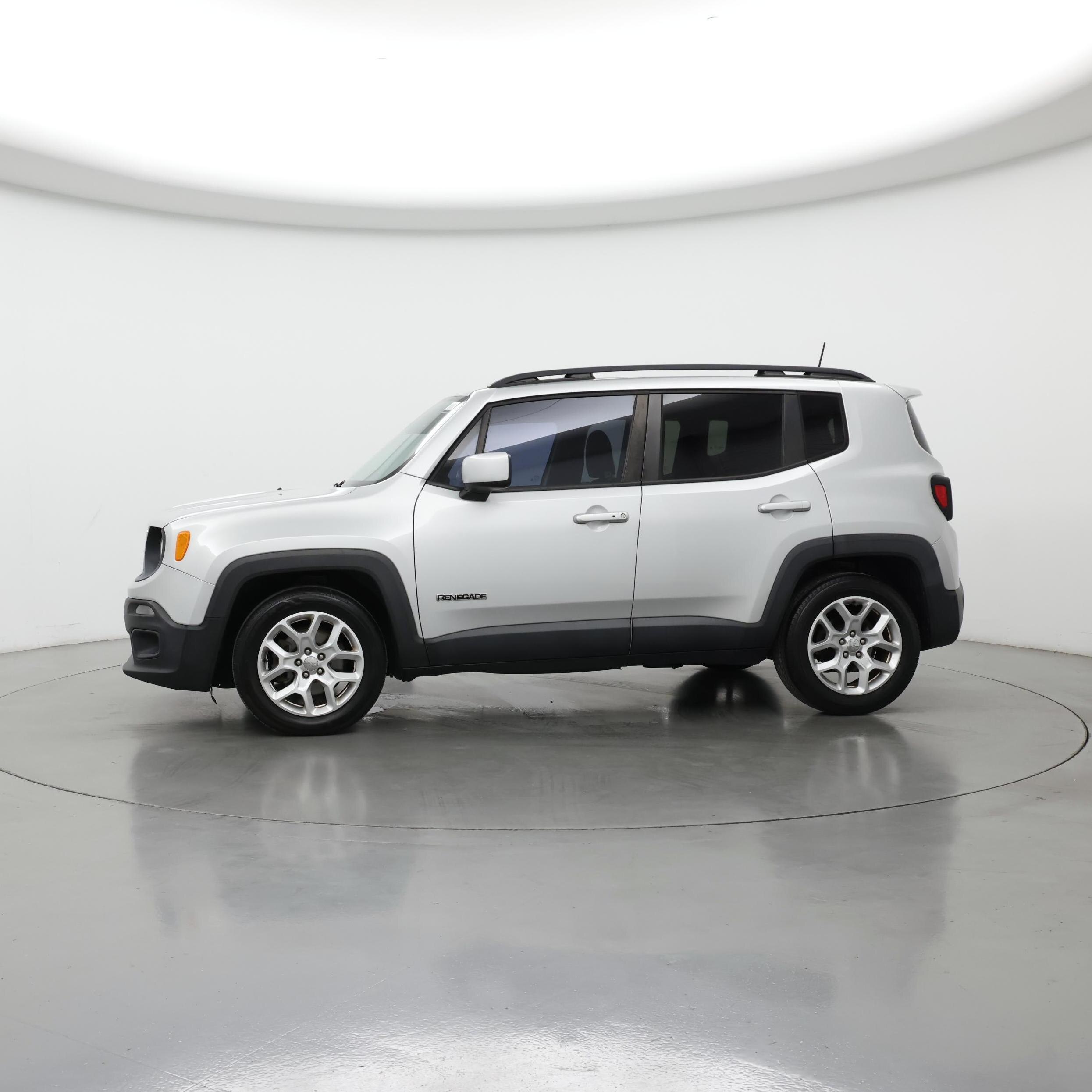 Thumbnail: 2016 Jeep Renegade - 3