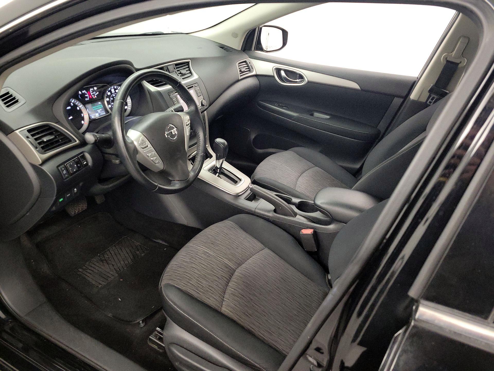 Thumbnail: 2015 Nissan Sentra - 11