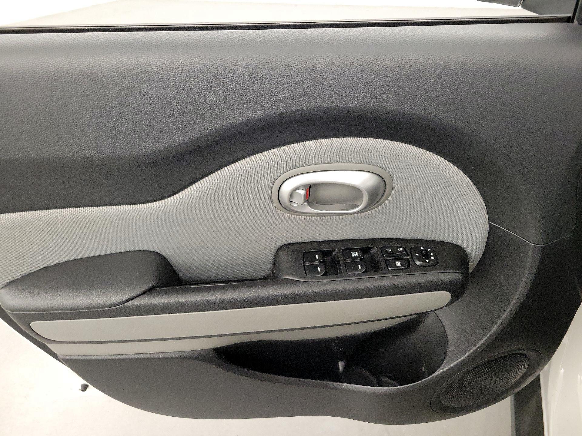 Thumbnail: 2016 Kia Soul - 12